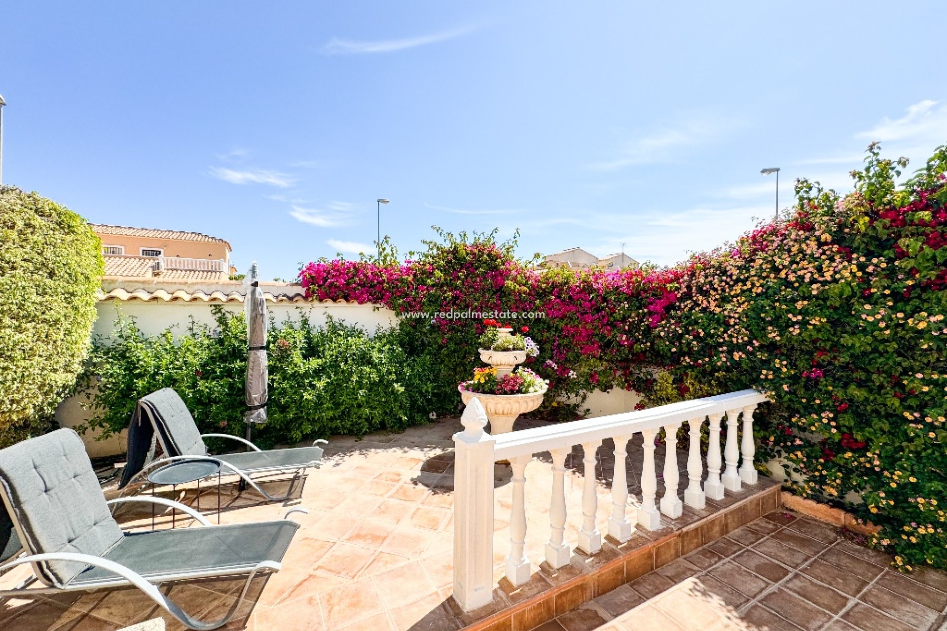 Återförsäljning - Villa -
Orihuela Costa - Punta Prima