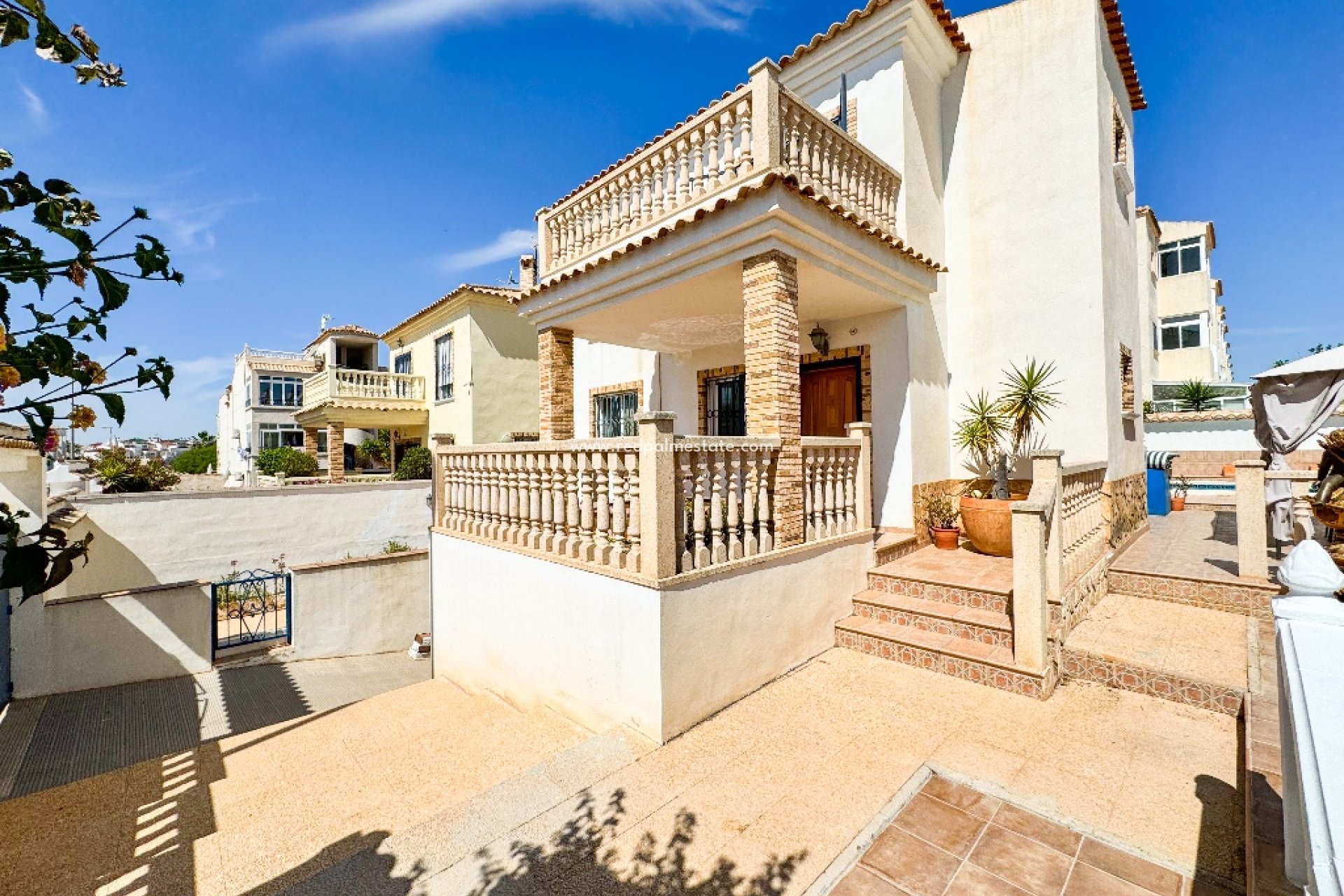 Återförsäljning - Villa -
Orihuela Costa - Punta Prima