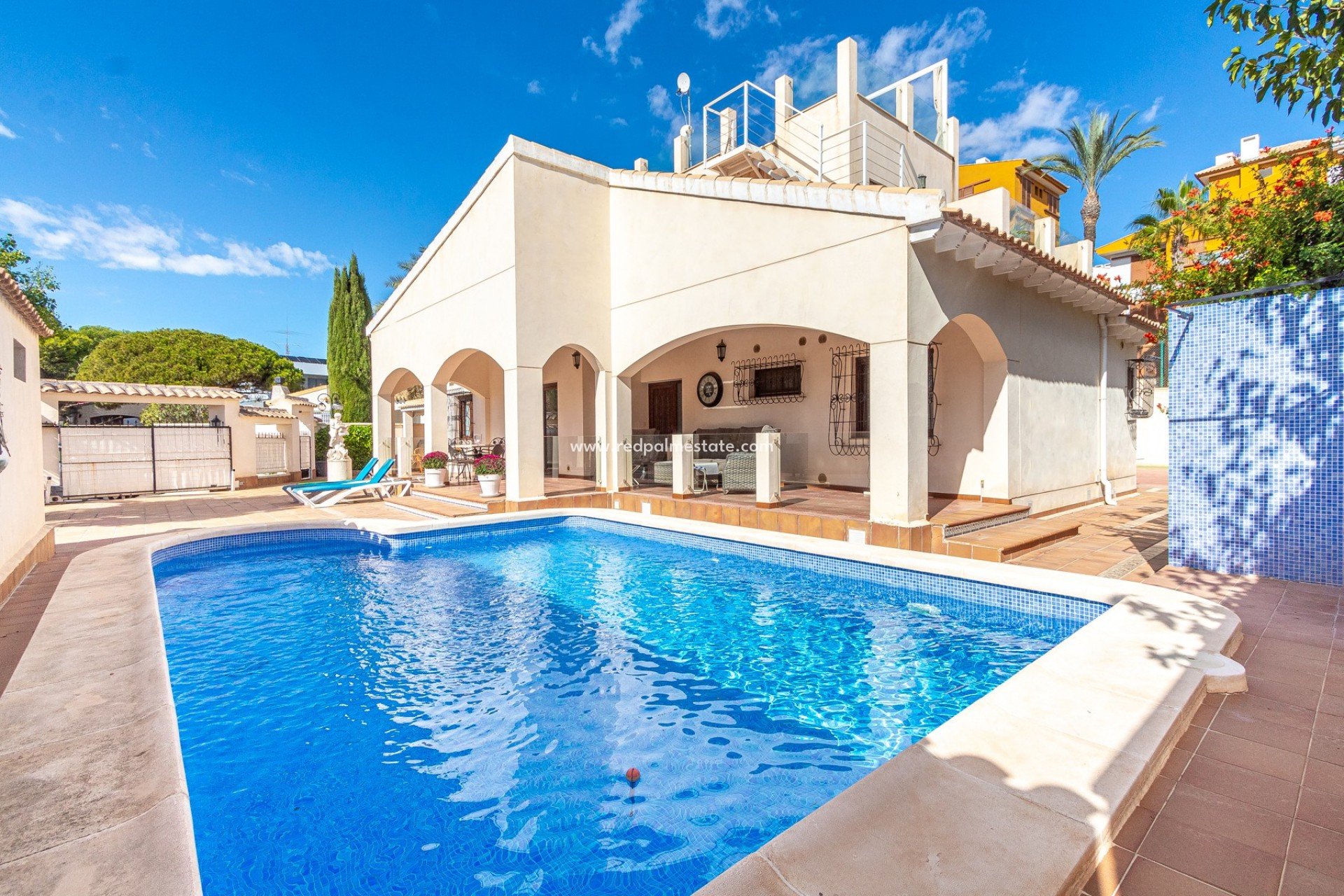 Återförsäljning - Villa -
Orihuela Costa - Punta Prima