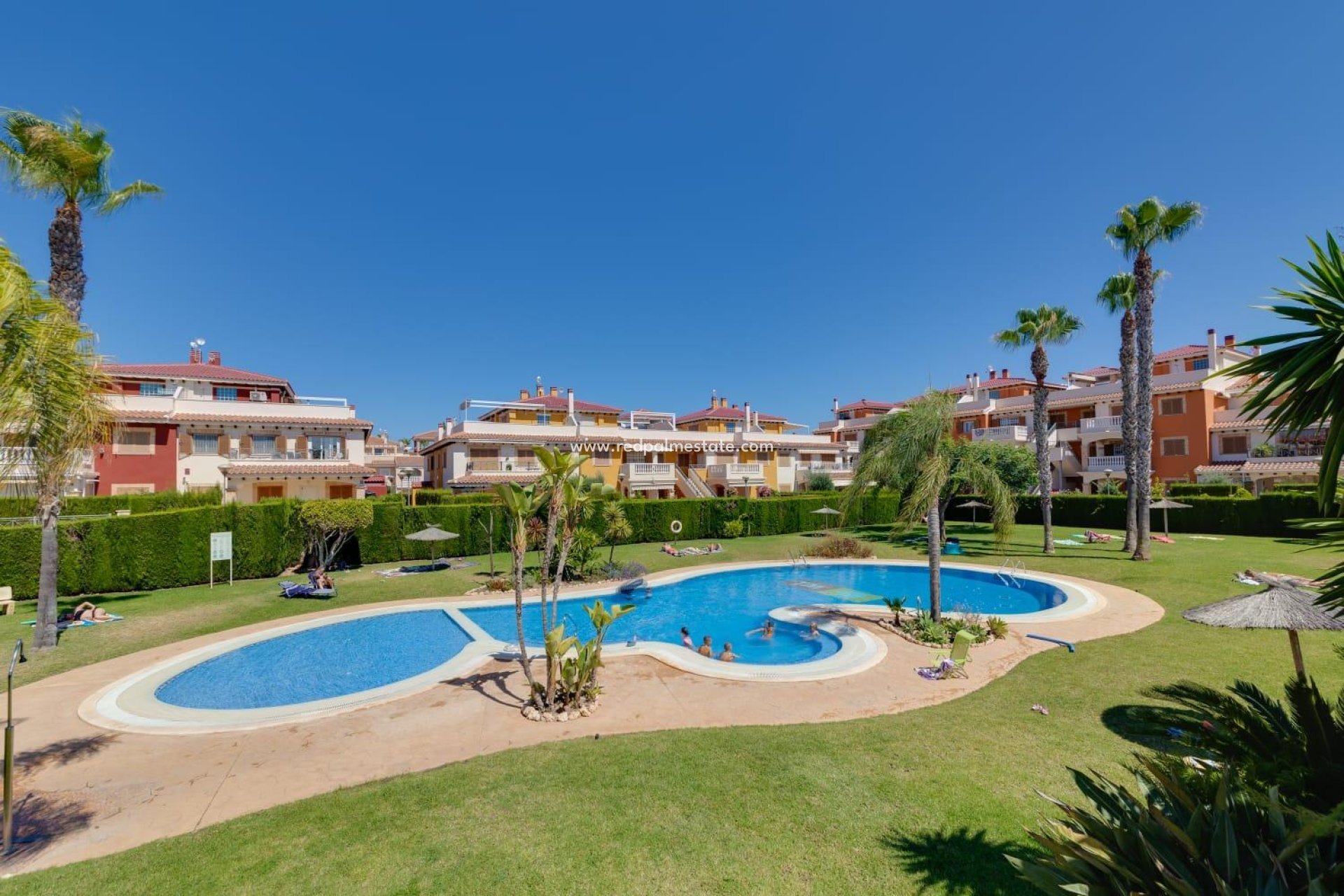 Återförsäljning - Villa -
Orihuela Costa - Punta Prima