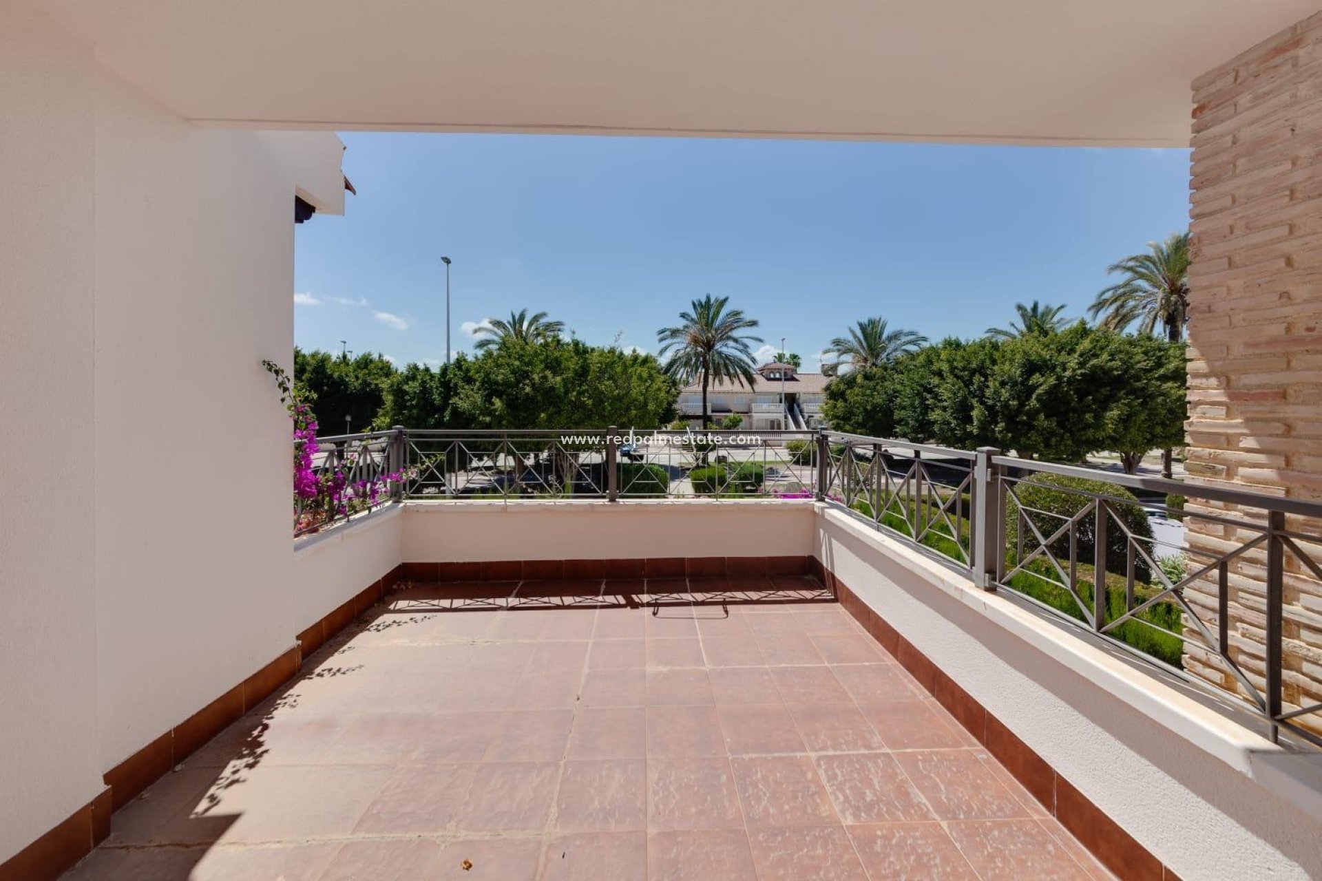 Återförsäljning - Villa -
Orihuela Costa - Punta Prima