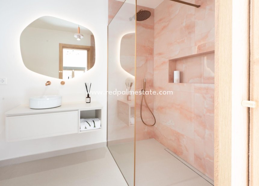 Återförsäljning - Villa -
Orihuela Costa - Punta prima