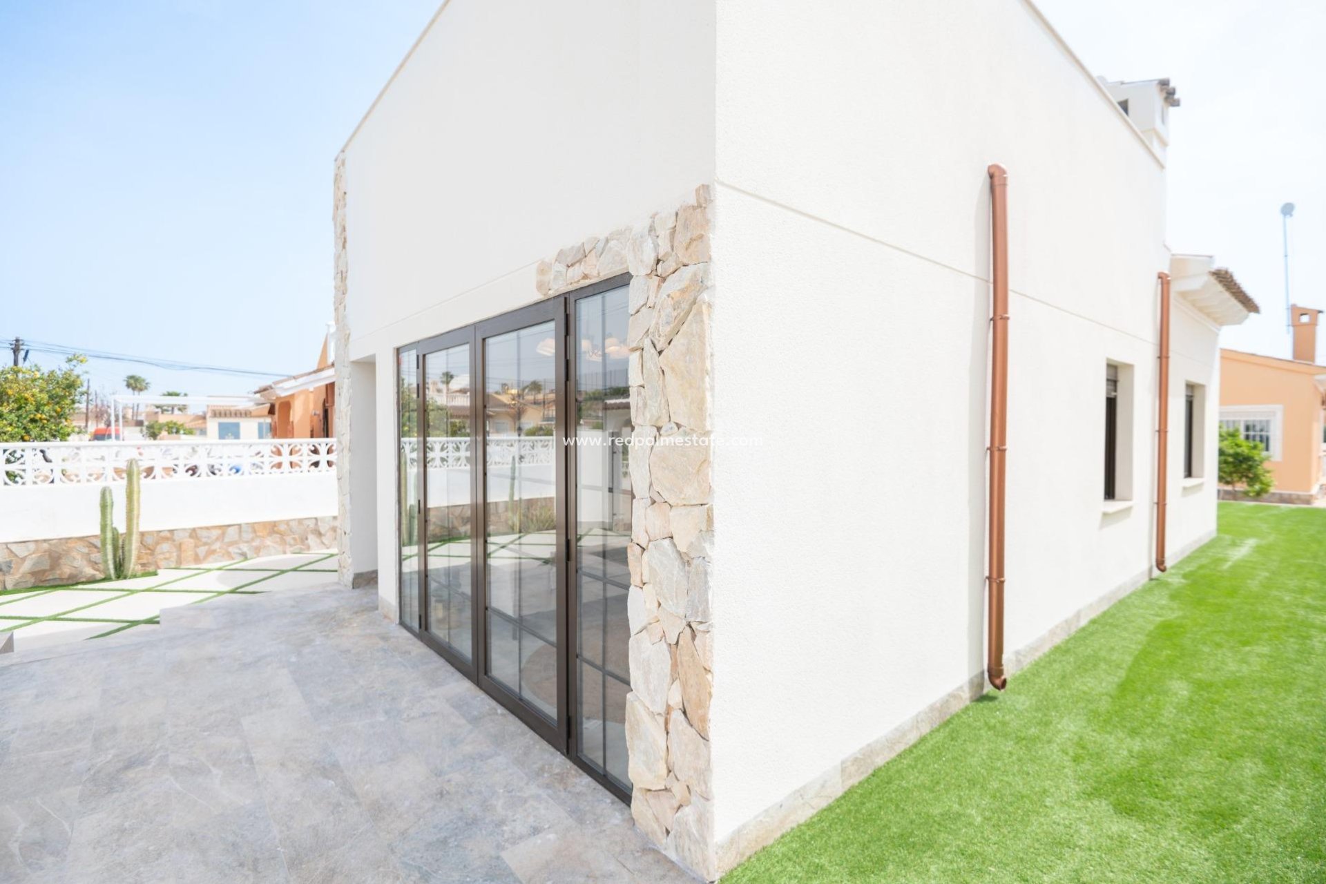 Återförsäljning - Villa -
Orihuela Costa - Punta prima