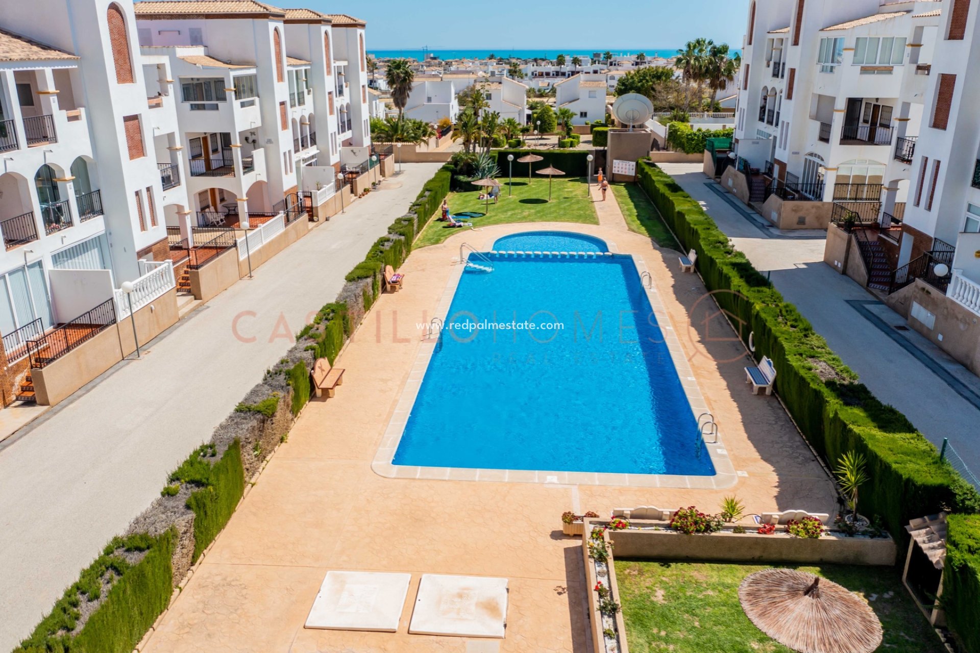 Återförsäljning - Villa -
Orihuela Costa - Punta Prima