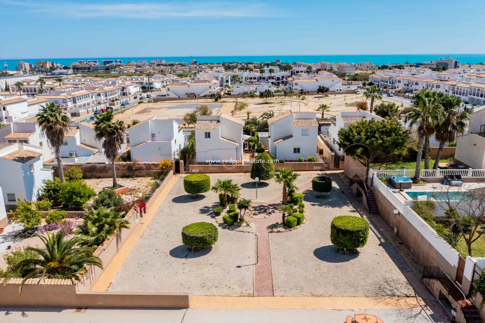 Återförsäljning - Villa -
Orihuela Costa - Punta Prima