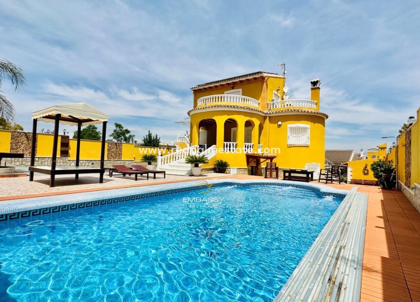 Återförsäljning - Villa -
Orihuela Costa - Urb. Montepinar