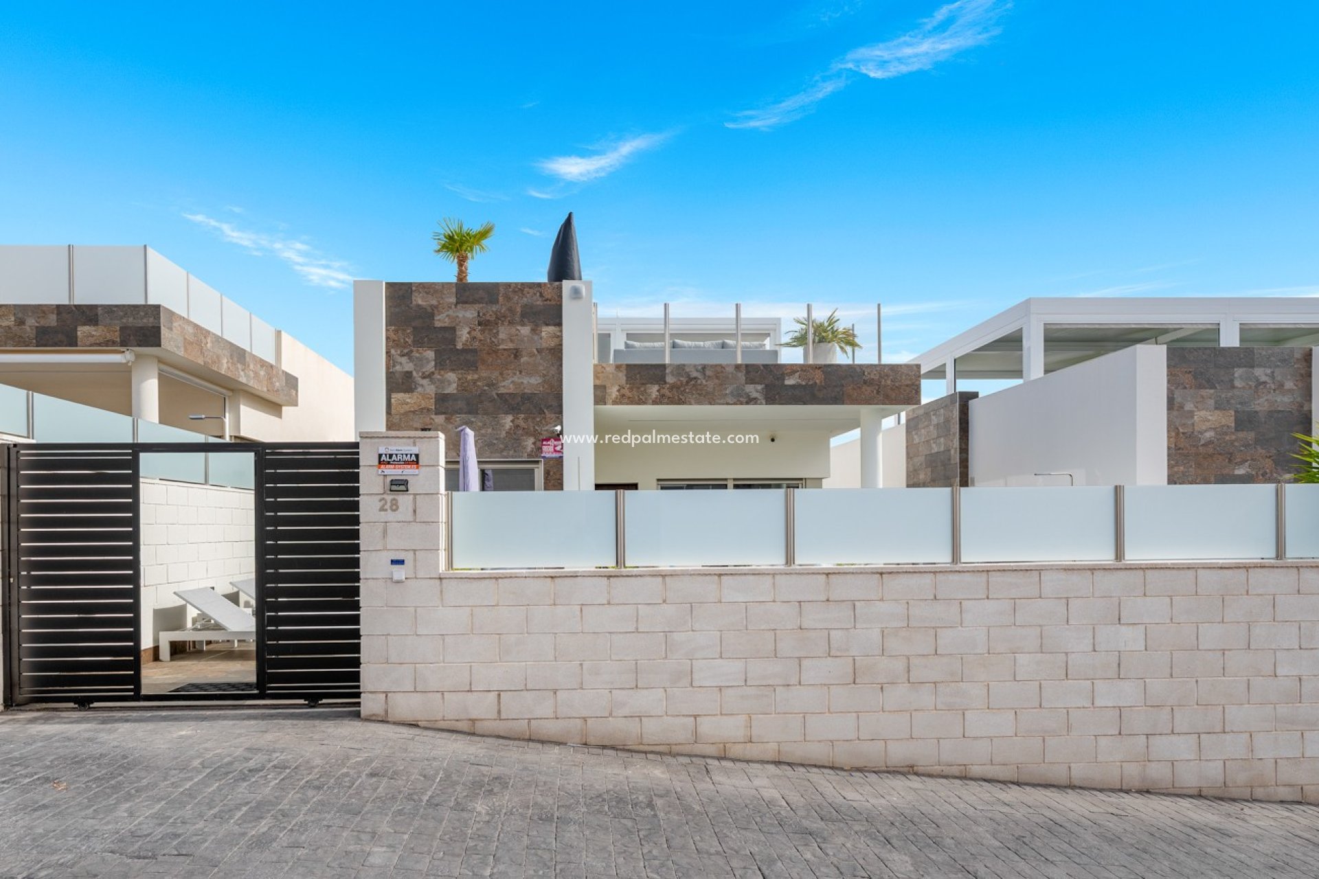 Återförsäljning - Villa -
Orihuela Costa - Villamartín