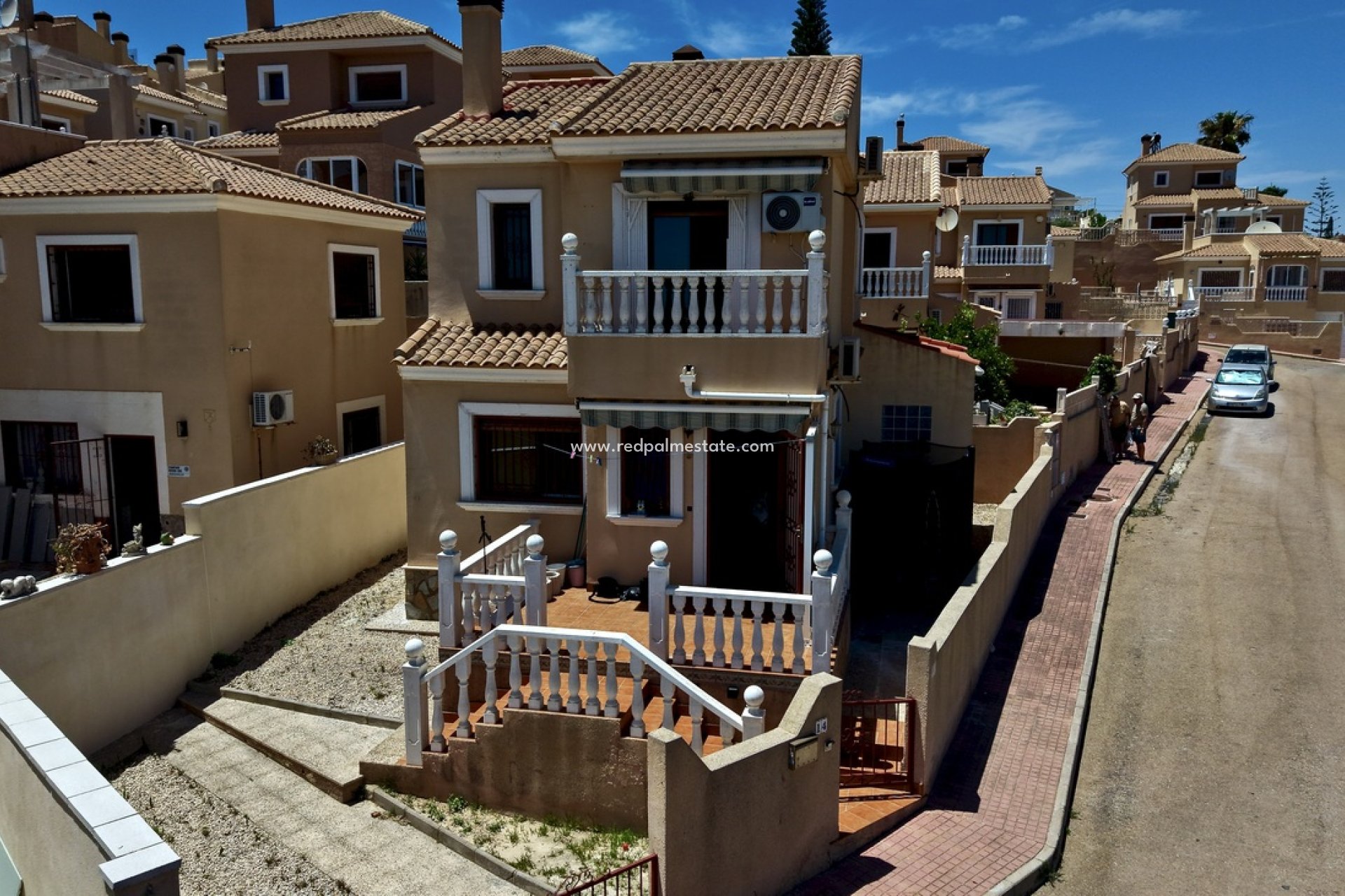 Återförsäljning - Villa -
Orihuela Costa - Villamartín