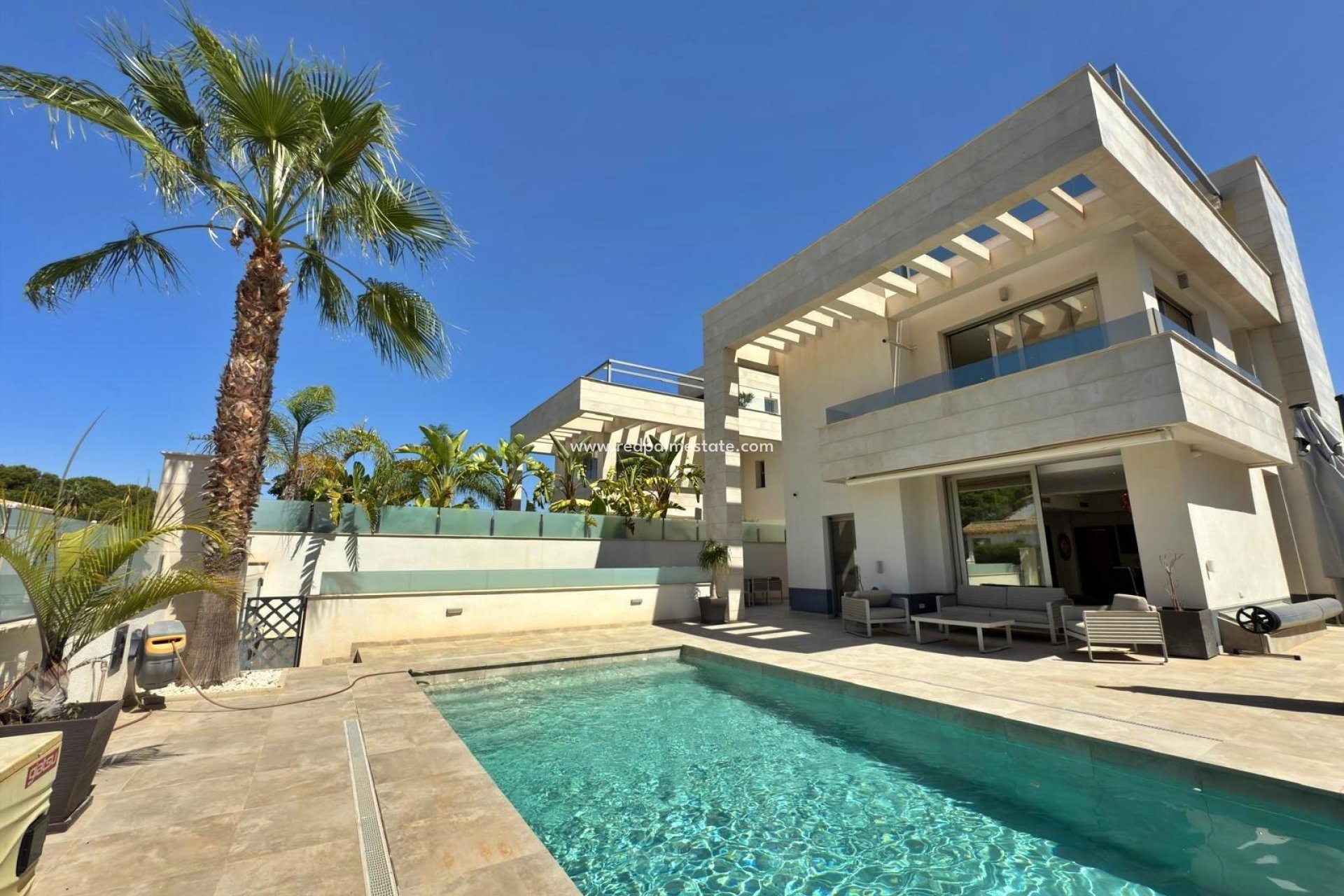 Återförsäljning - Villa -
Orihuela Costa - Villamartín