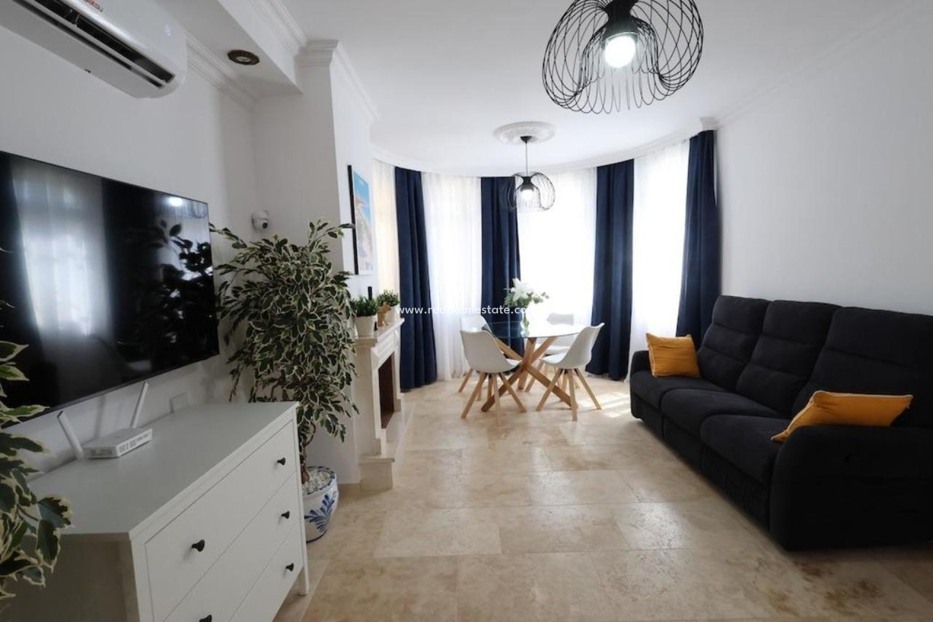 Återförsäljning - Villa -
Orihuela Costa - Villamartín