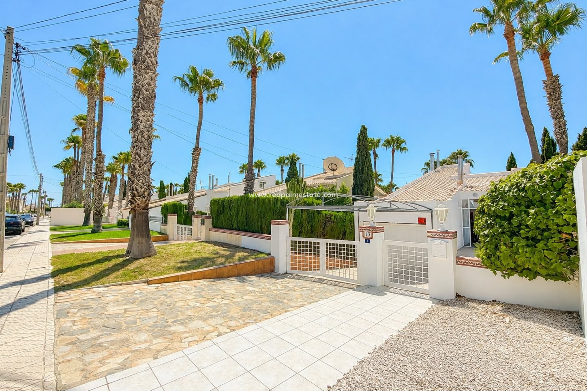 Återförsäljning - Villa -
Orihuela Costa - Villamartín