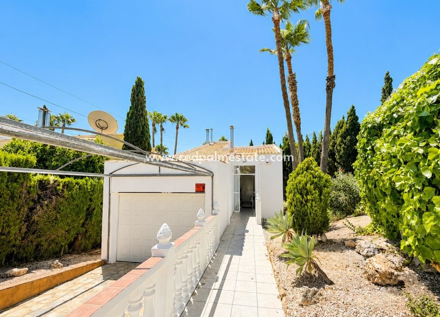 Återförsäljning - Villa -
Orihuela Costa - Villamartín