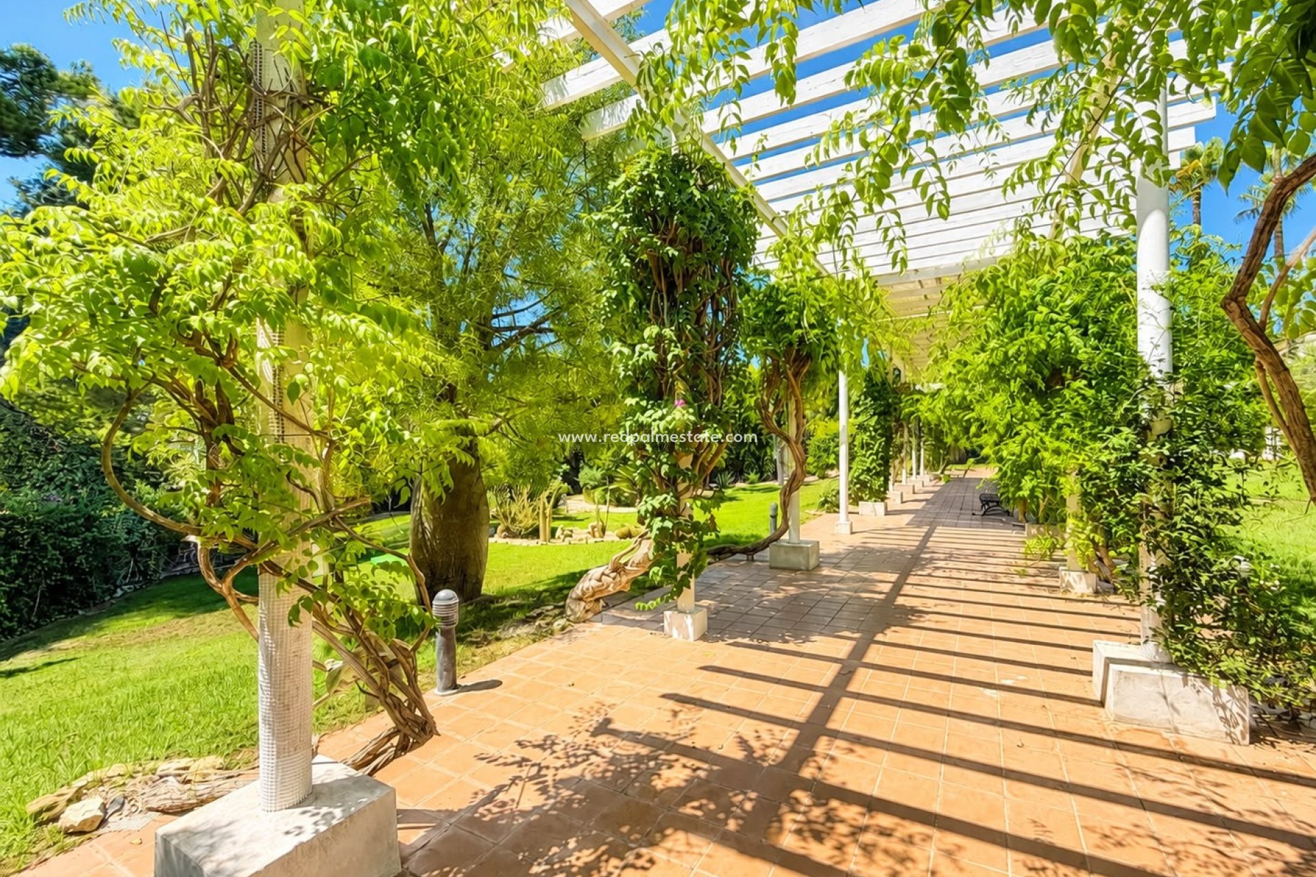 Återförsäljning - Villa -
Orihuela Costa - Villamartín