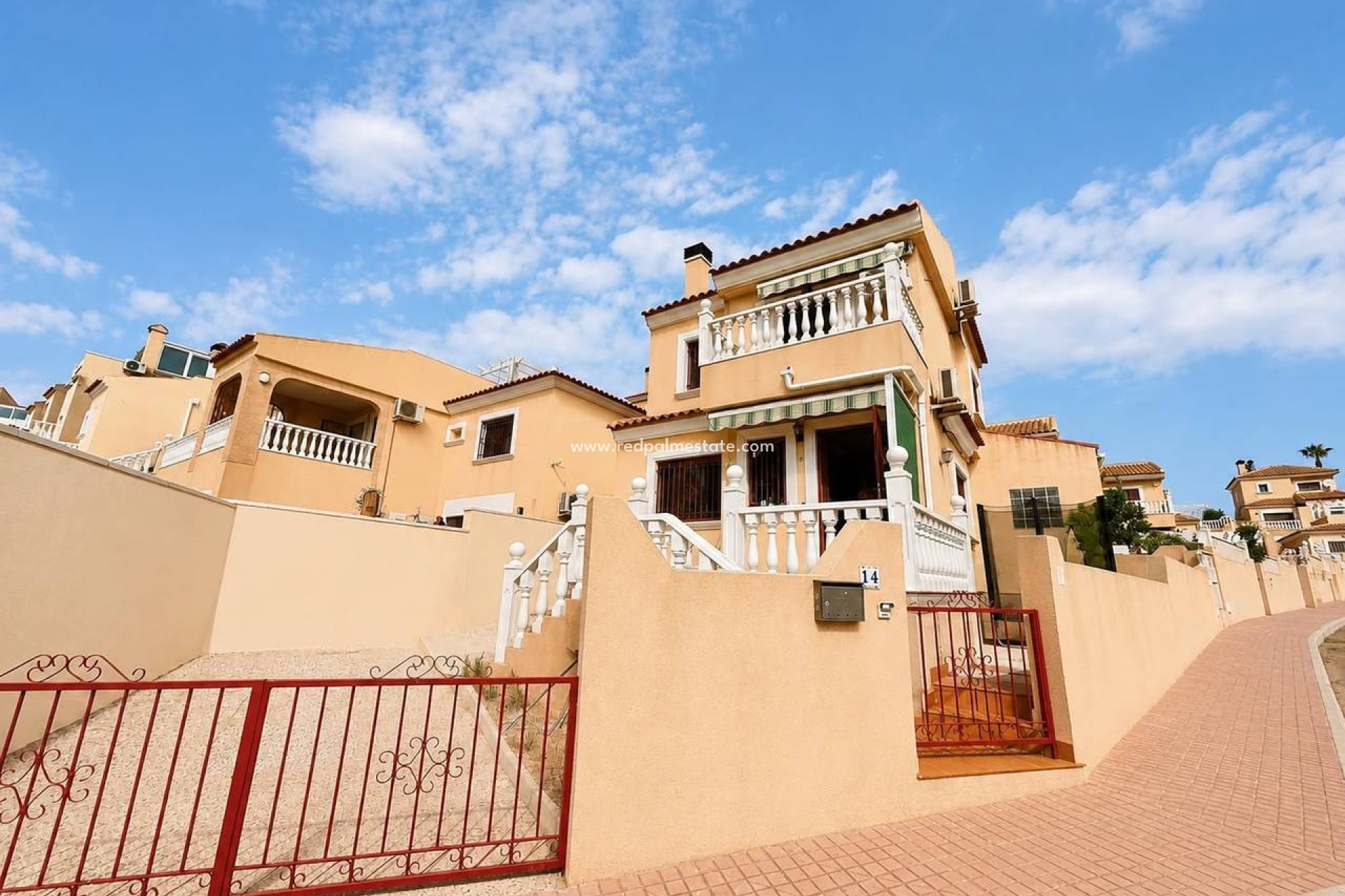 Återförsäljning - Villa -
Orihuela Costa - Villamartín