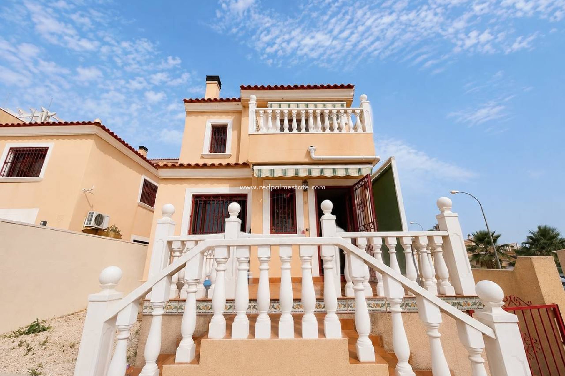 Återförsäljning - Villa -
Orihuela Costa - Villamartín