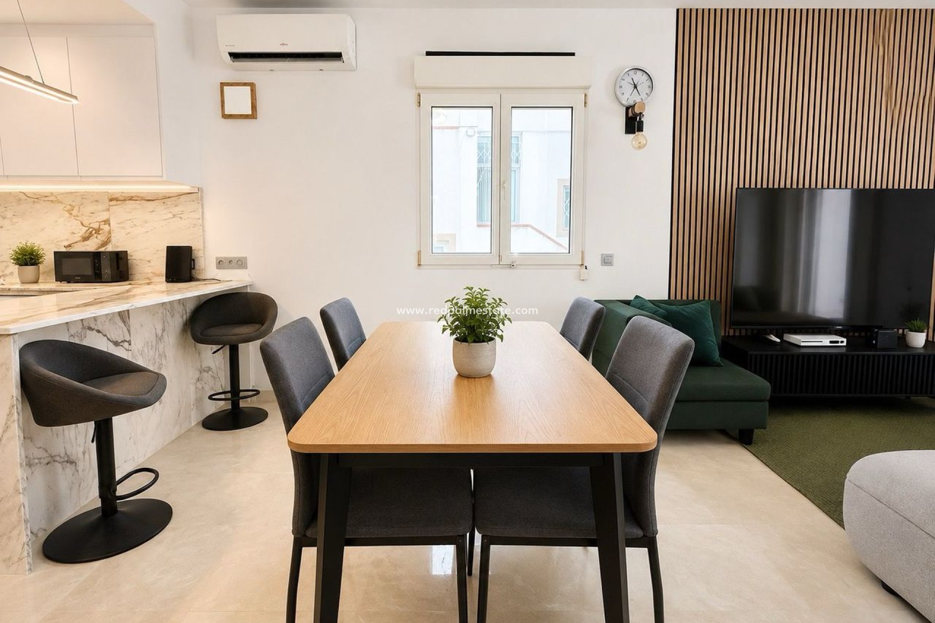 Återförsäljning - Villa -
Orihuela Costa - Villamartín