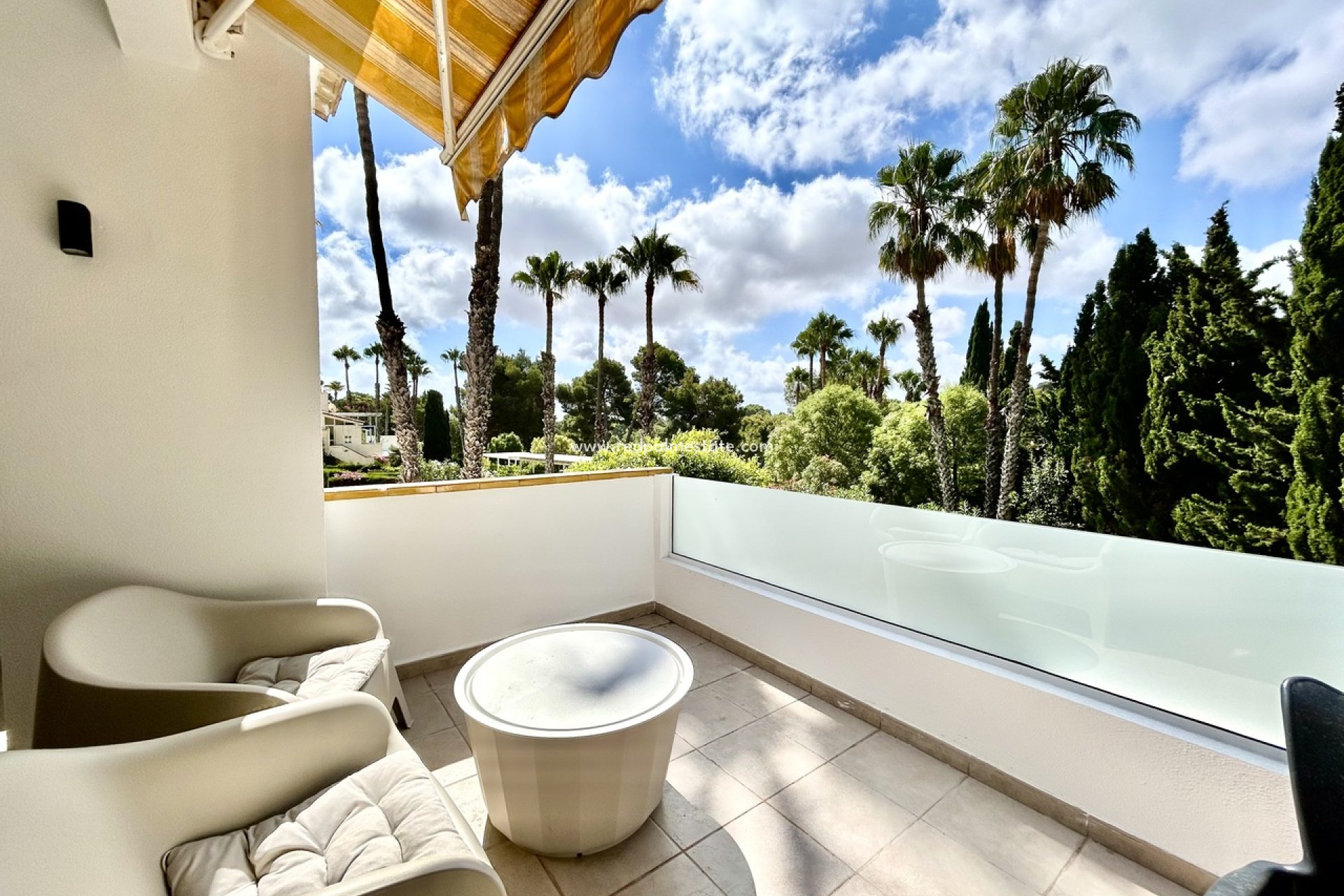 Återförsäljning - Villa -
Orihuela Costa - Villamartín
