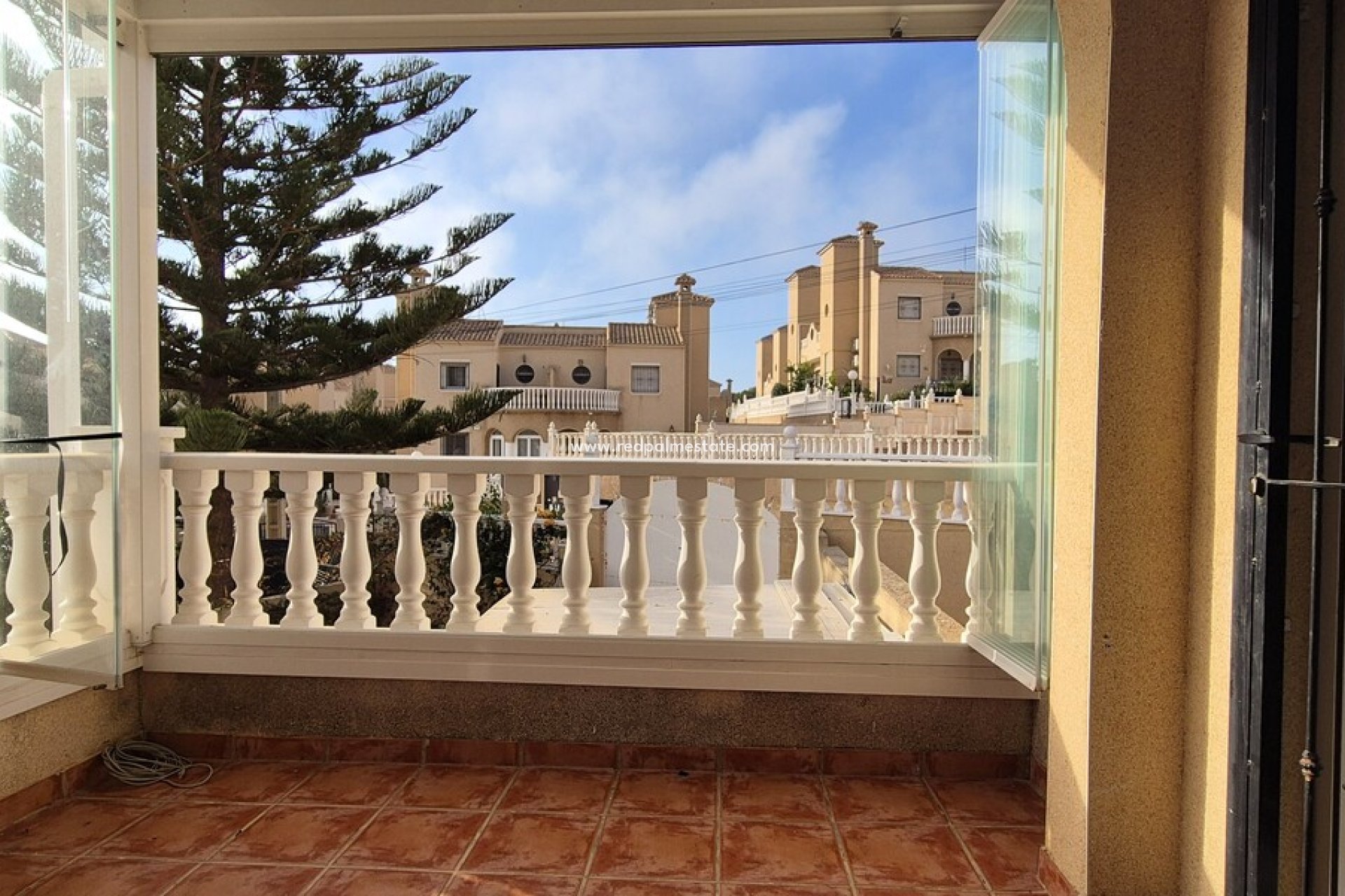Återförsäljning - Villa -
Orihuela Costa - Villamartín