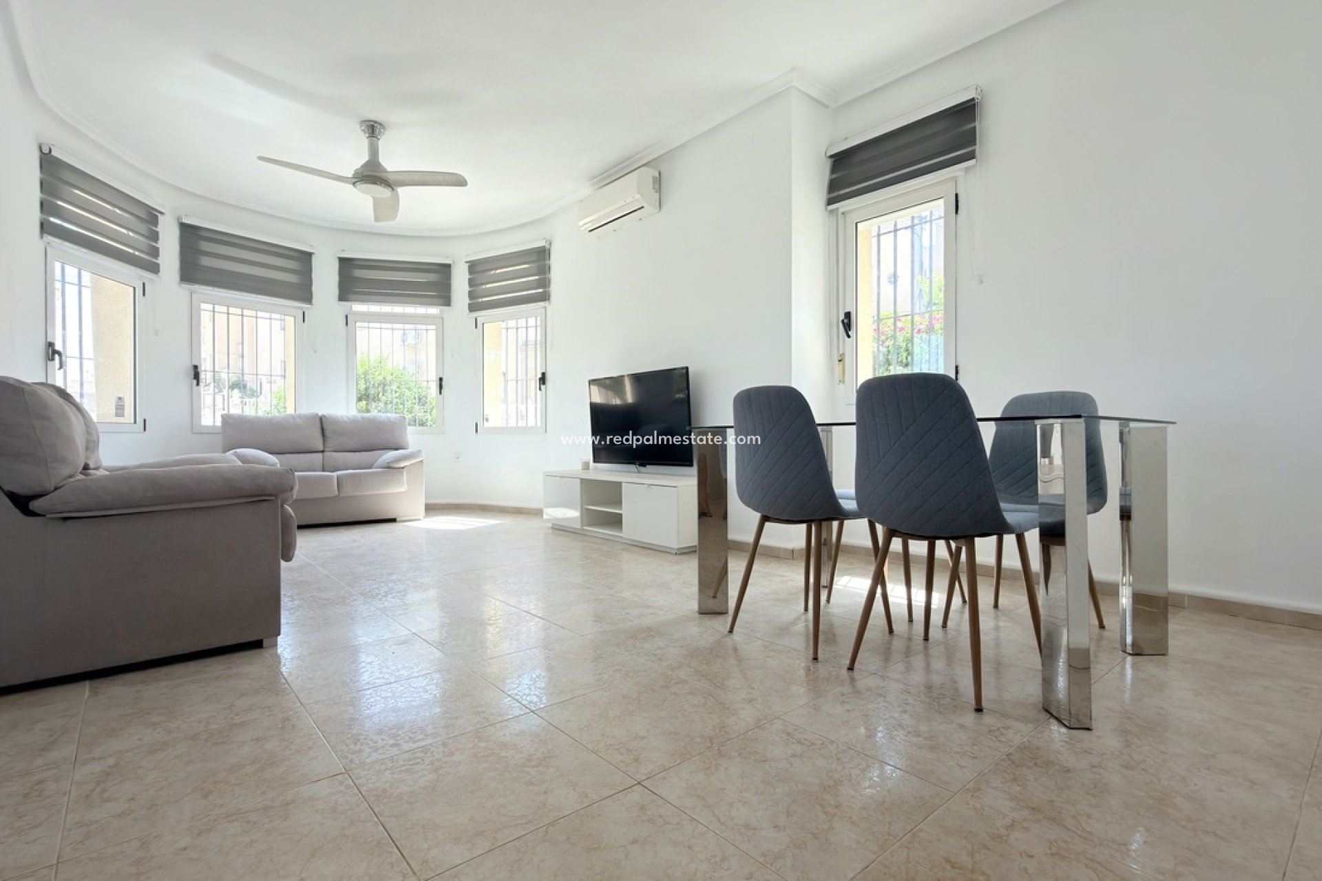 Återförsäljning - Villa -
Orihuela Costa - Villamartín