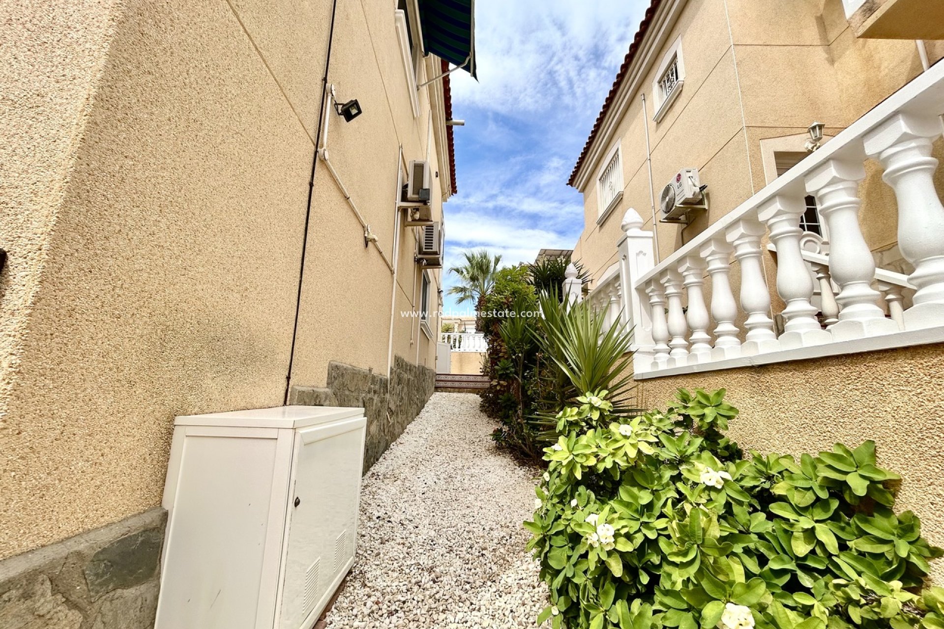 Återförsäljning - Villa -
Orihuela Costa - Villamartín