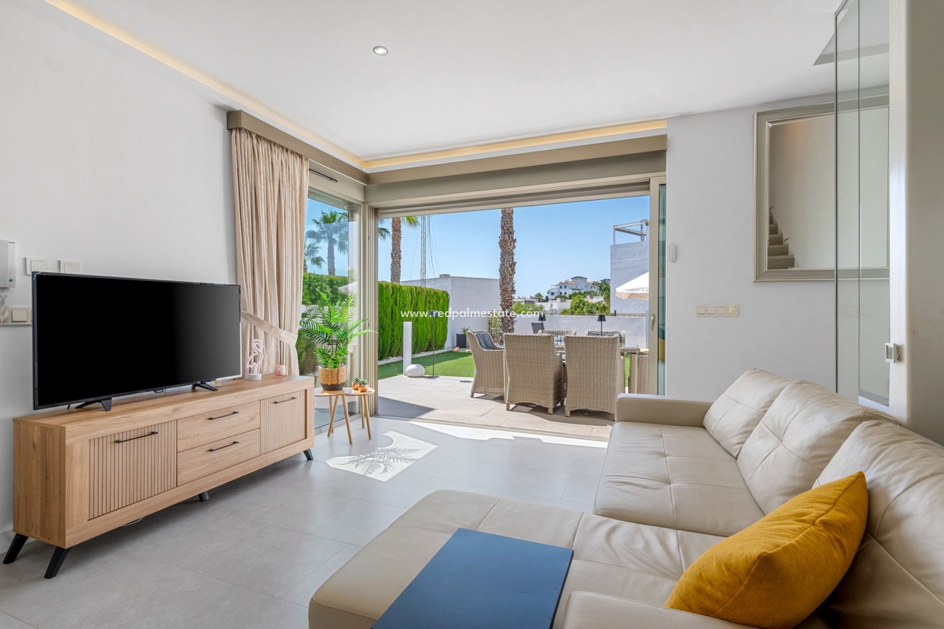 Återförsäljning - Villa -
Orihuela Costa - Villamartín
