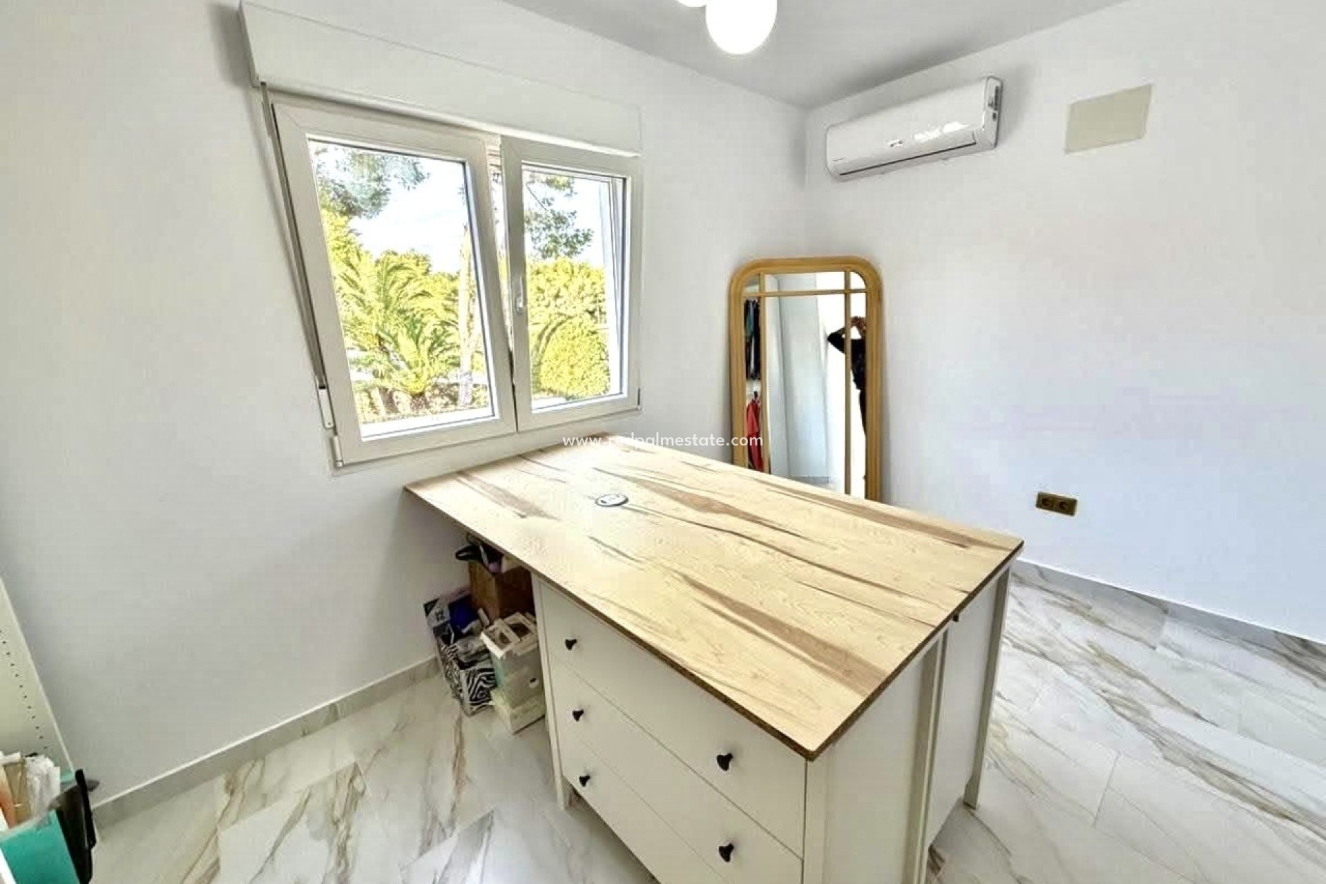 Återförsäljning - Villa -
Orihuela Costa - Villamartín