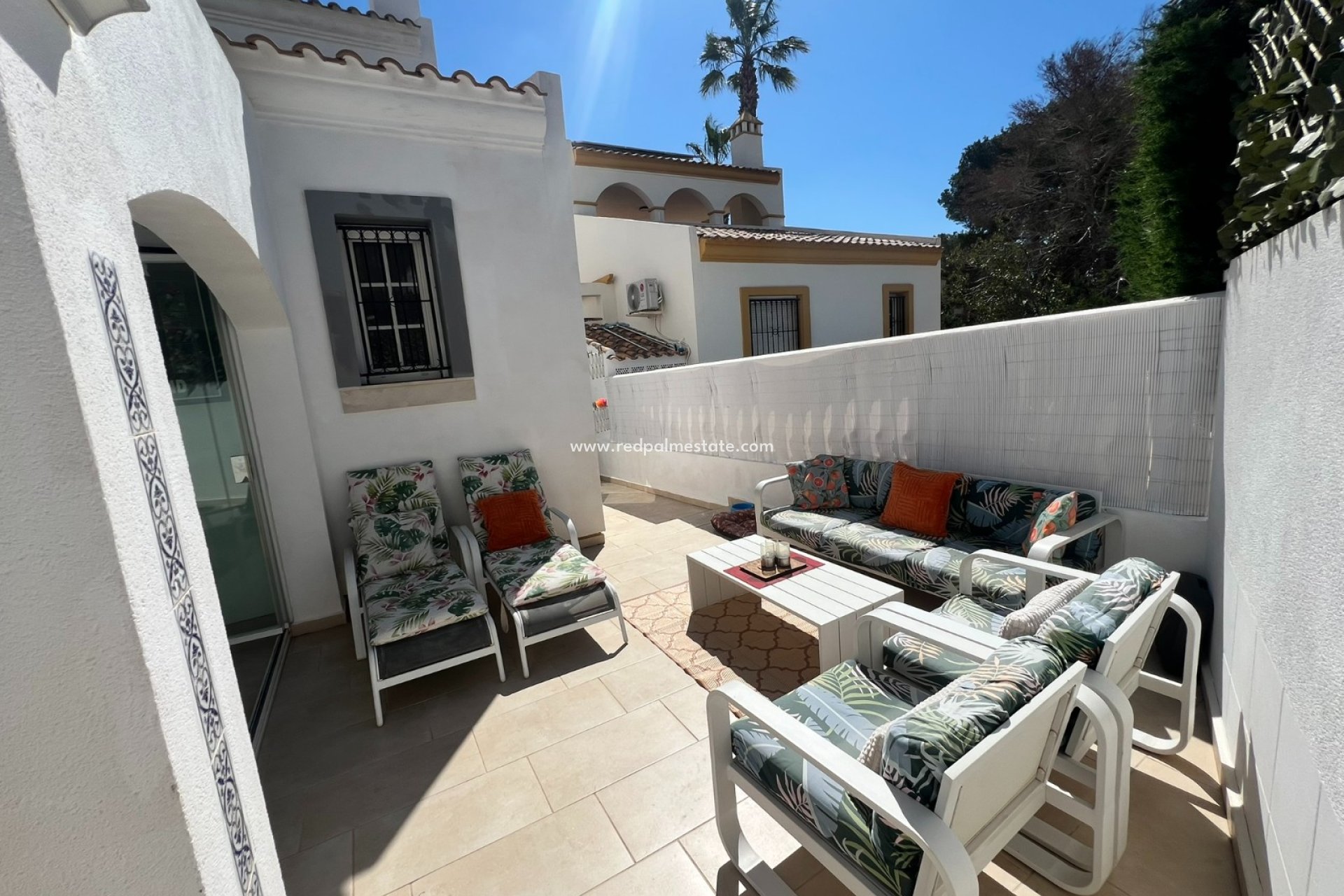 Återförsäljning - Villa -
Orihuela Costa - Villamartín