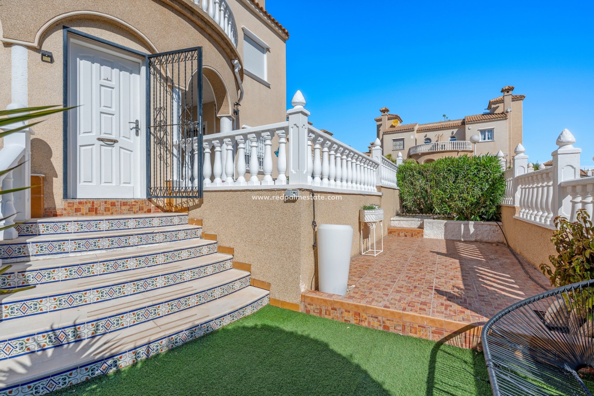 Återförsäljning - Villa -
Orihuela Costa - Villamartín