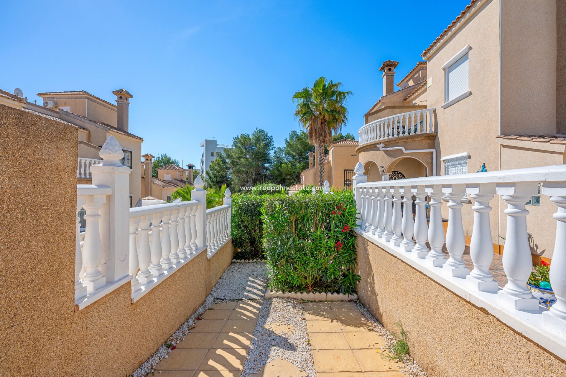Återförsäljning - Villa -
Orihuela Costa - Villamartín