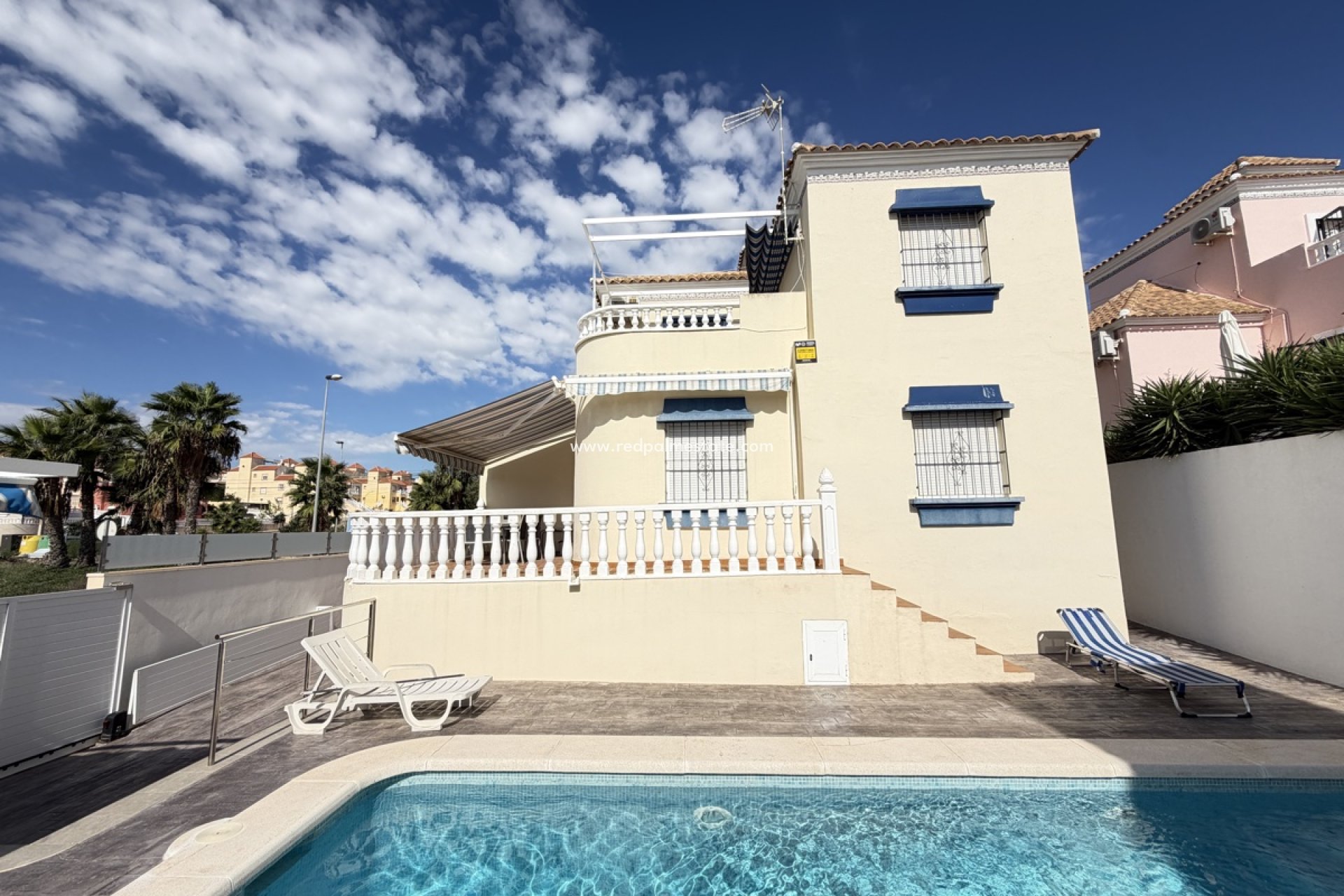 Återförsäljning - Villa -
Orihuela Costa - Villamartín