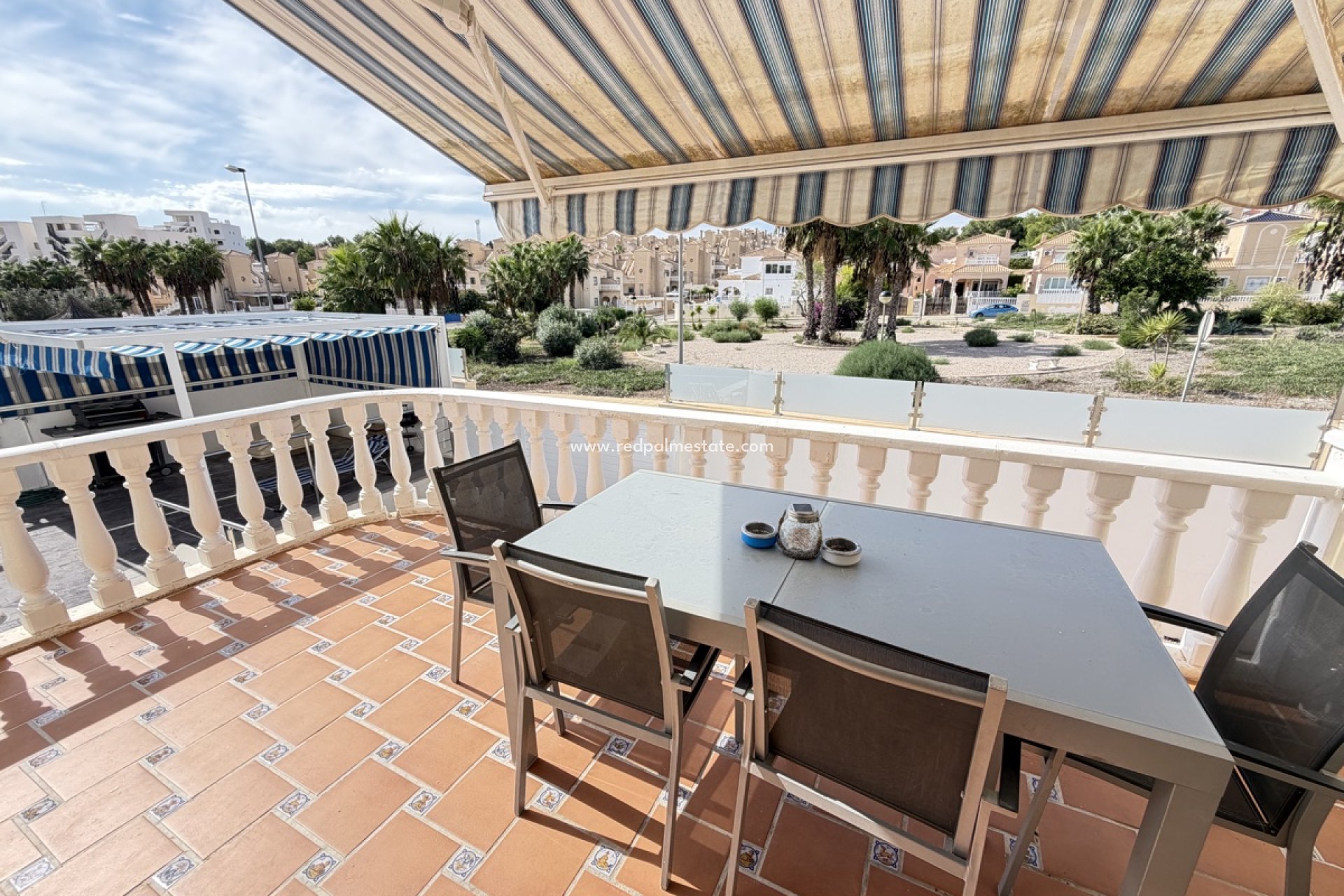 Återförsäljning - Villa -
Orihuela Costa - Villamartín