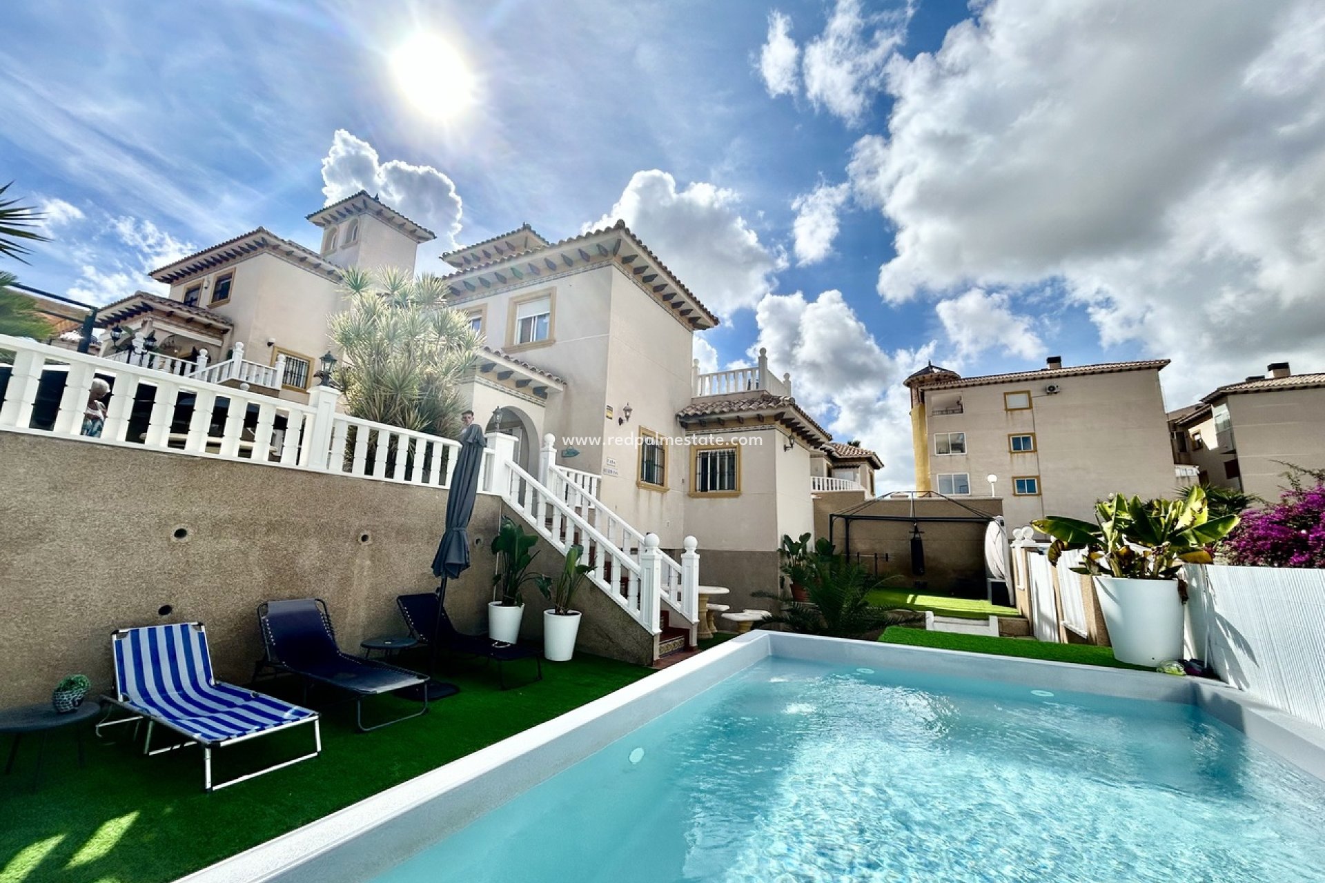 Återförsäljning - Villa -
Orihuela Costa - Villamartín