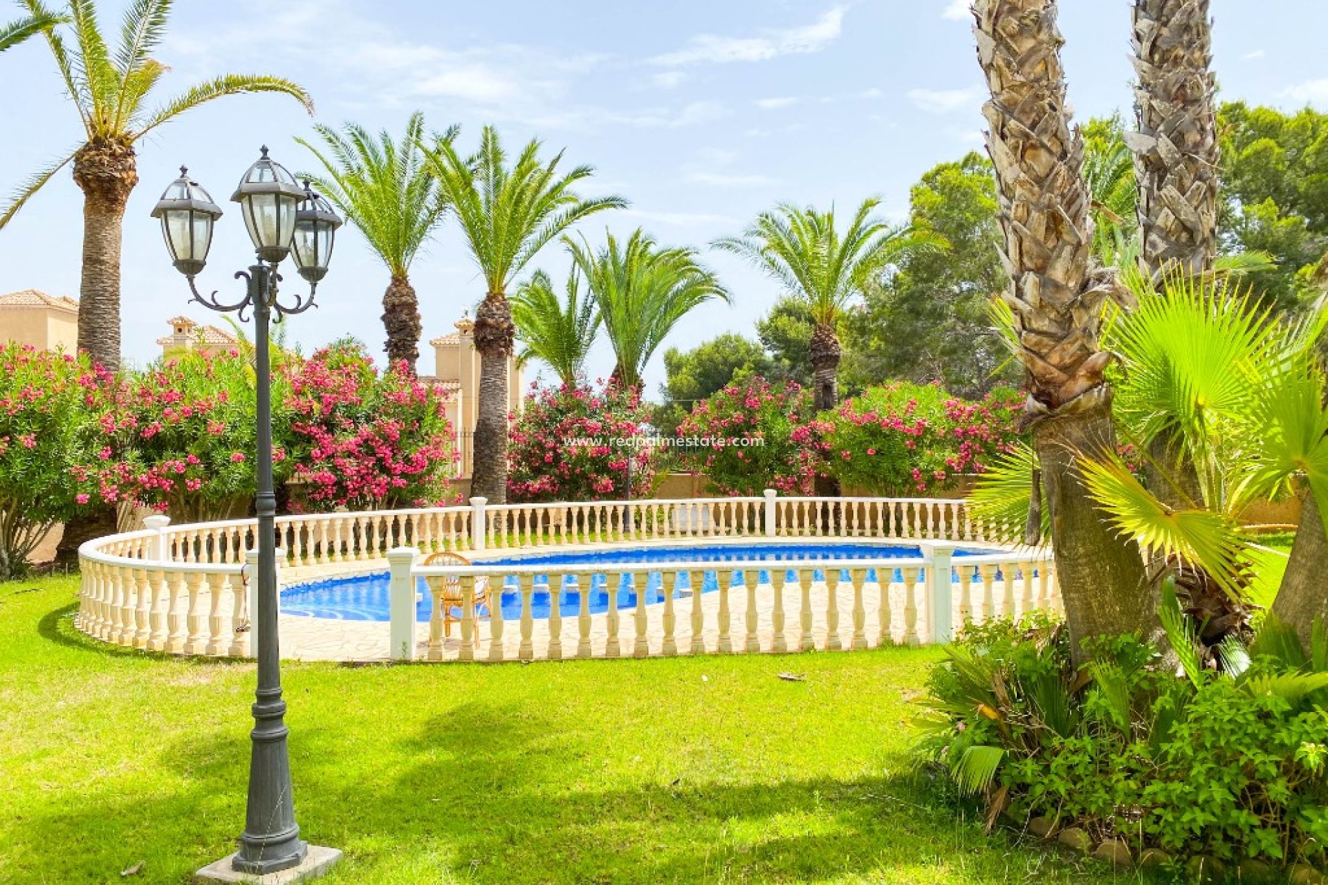 Återförsäljning - Villa -
Orihuela Costa - Villamartín