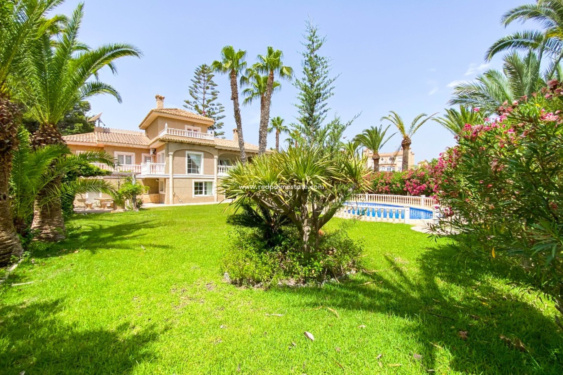 Återförsäljning - Villa -
Orihuela Costa - Villamartín