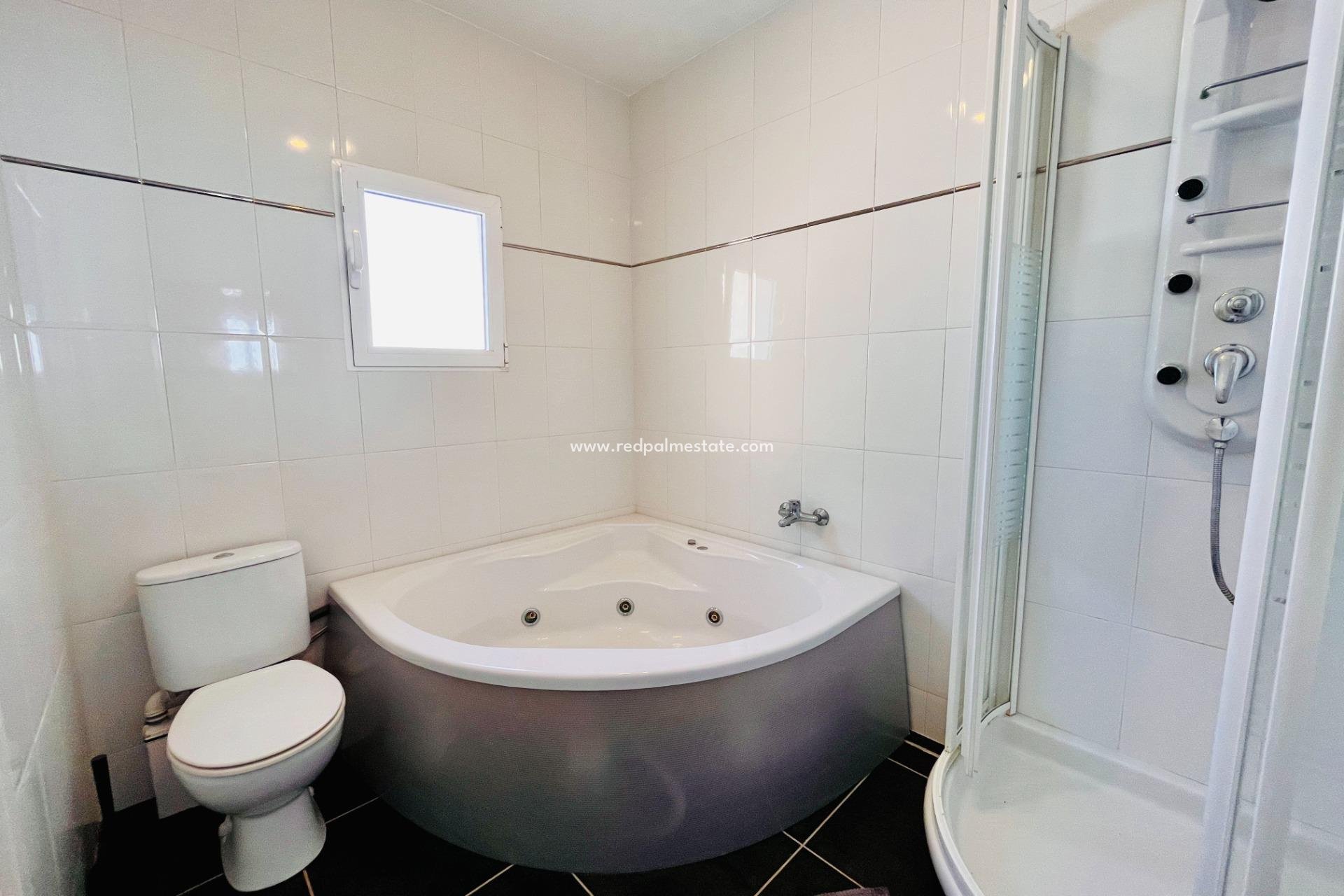 Återförsäljning - Villa -
Orihuela Costa - Villamartín