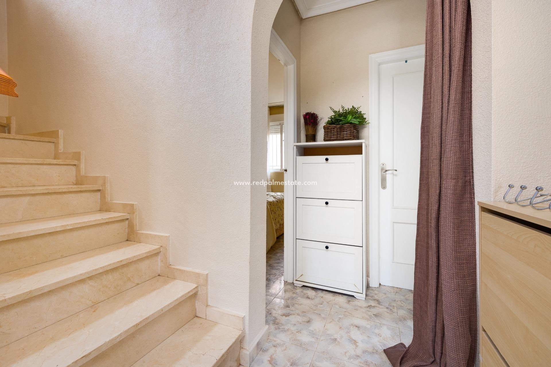 Återförsäljning - Villa -
Orihuela Costa - Villamartín