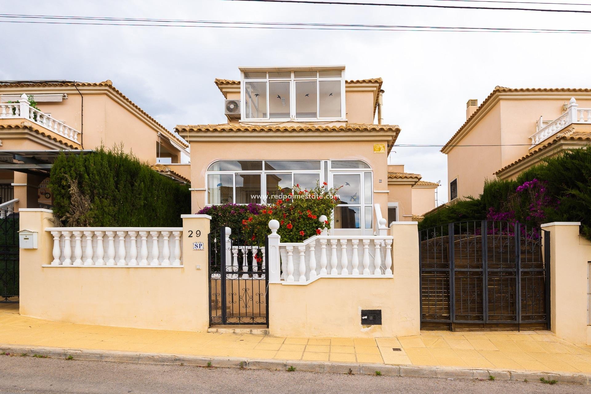 Återförsäljning - Villa -
Orihuela Costa - Villamartín