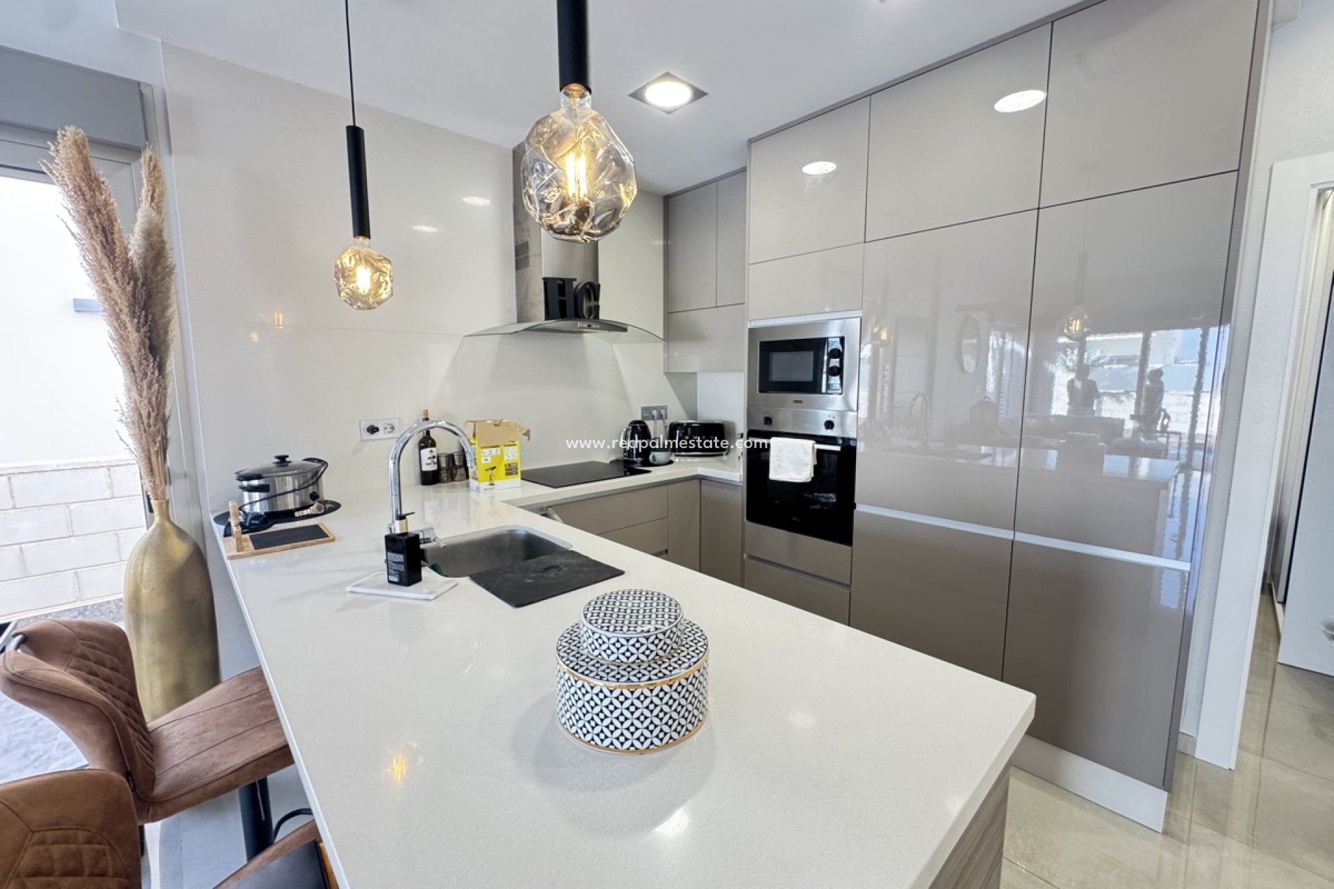 Återförsäljning - Villa -
Orihuela Costa - Villamartín