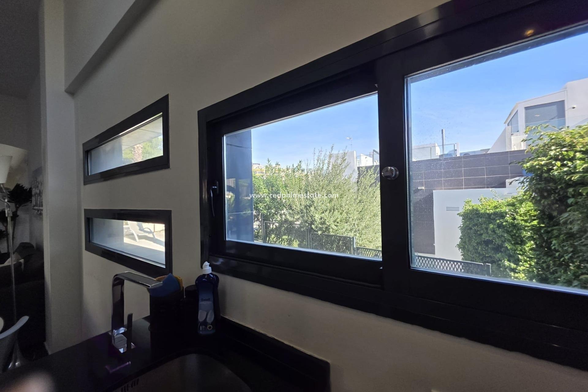 Återförsäljning - Villa -
Orihuela Costa - Villamartín