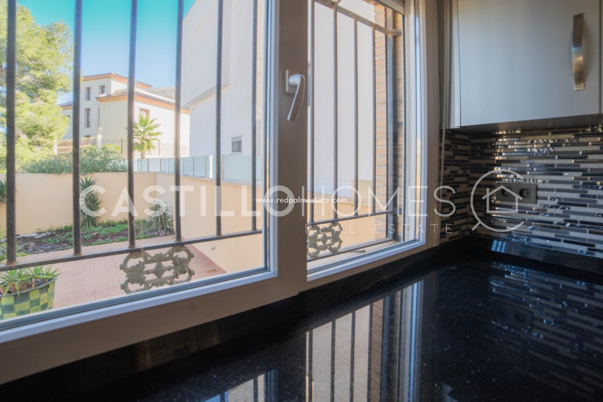 Återförsäljning - Villa -
Orihuela Costa - Villamartín