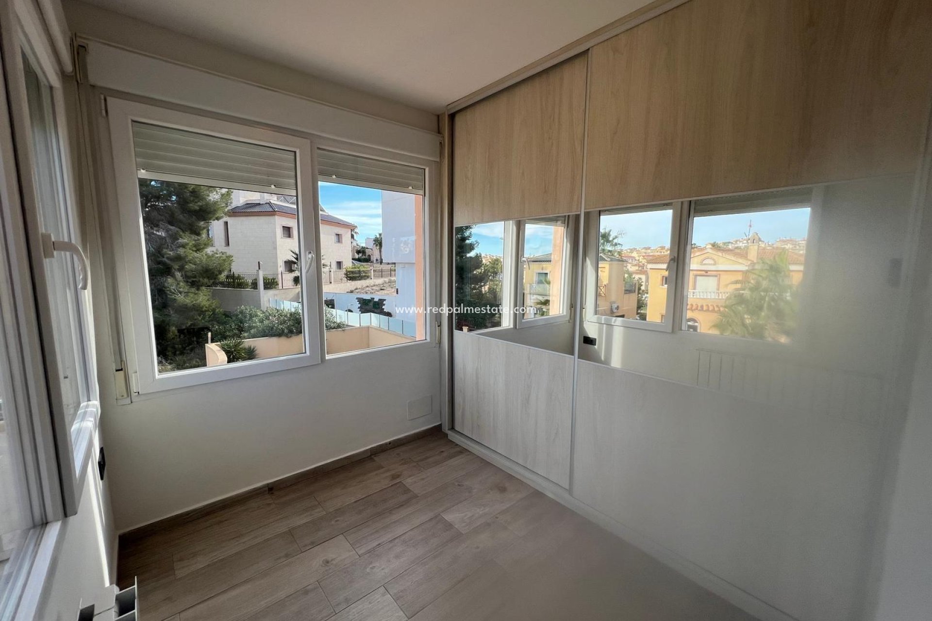 Återförsäljning - Villa -
Orihuela Costa - Villamartín