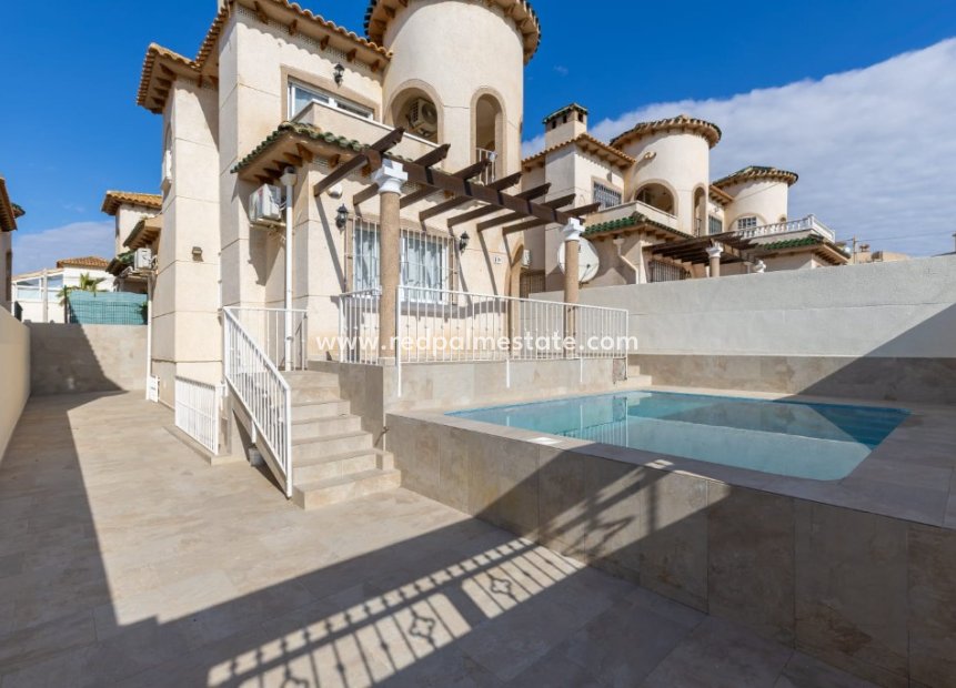 Återförsäljning - Villa -
Orihuela Costa - Villamartín