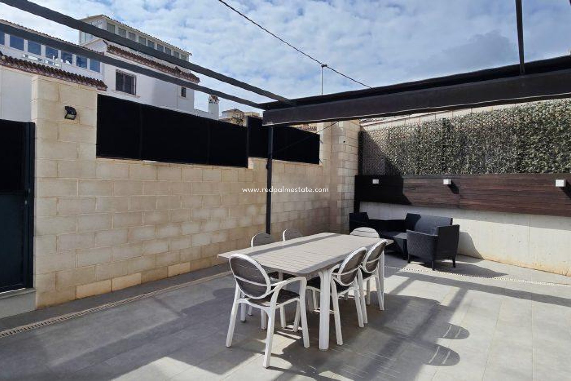 Återförsäljning - Villa -
Orihuela Costa - Villamartín