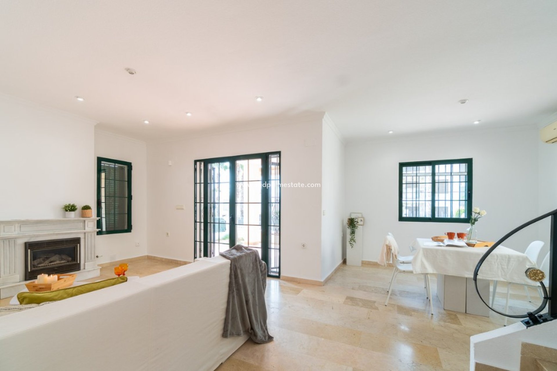 Återförsäljning - Villa -
Orihuela Costa - Villamartín