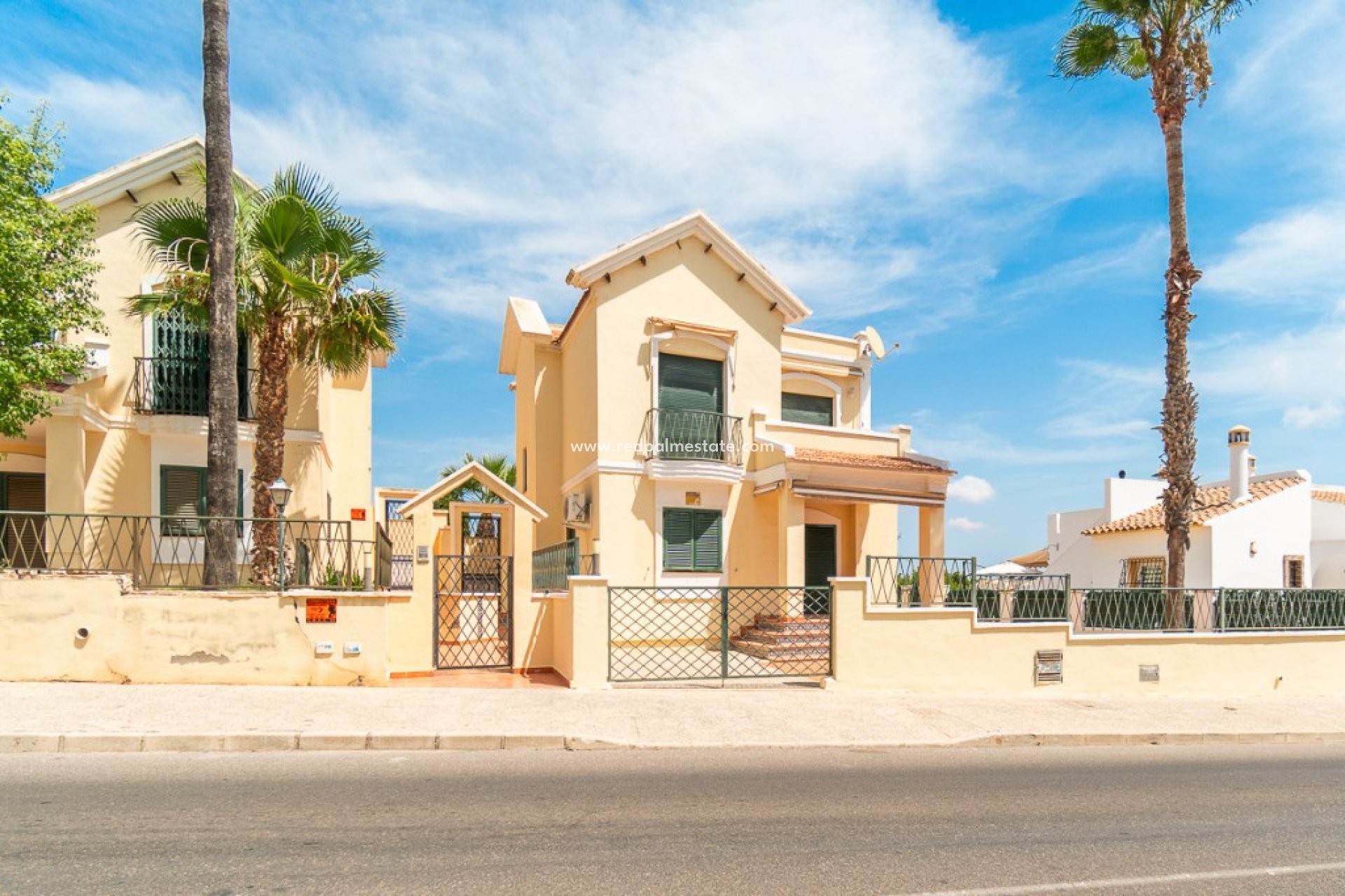Återförsäljning - Villa -
Orihuela Costa - Villamartín