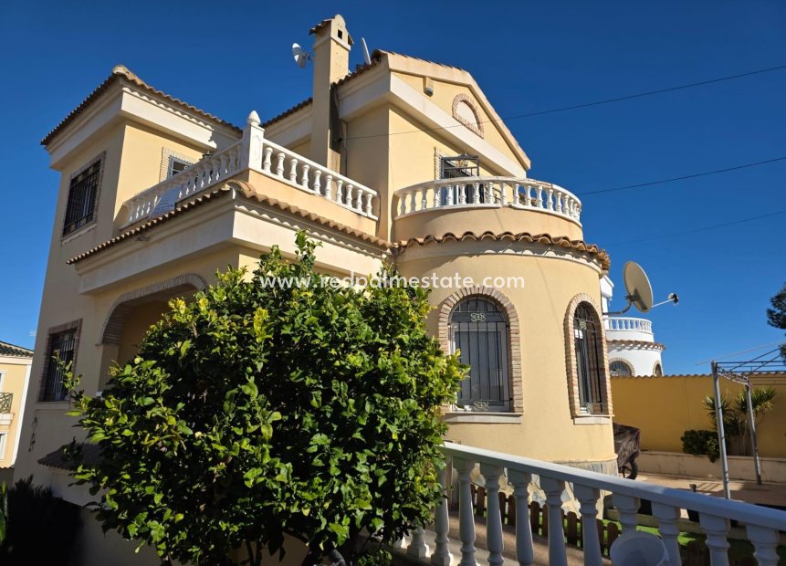 Återförsäljning - Villa -
Orihuela Costa - Villamartín