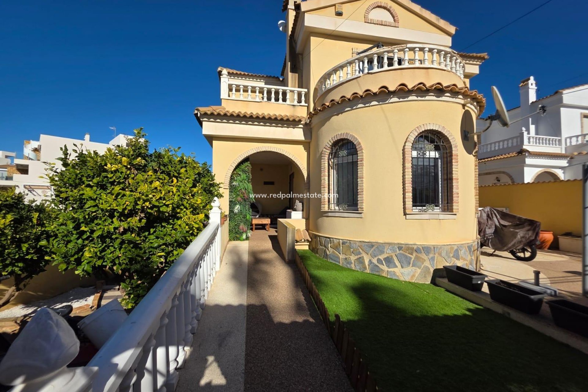 Återförsäljning - Villa -
Orihuela Costa - Villamartín