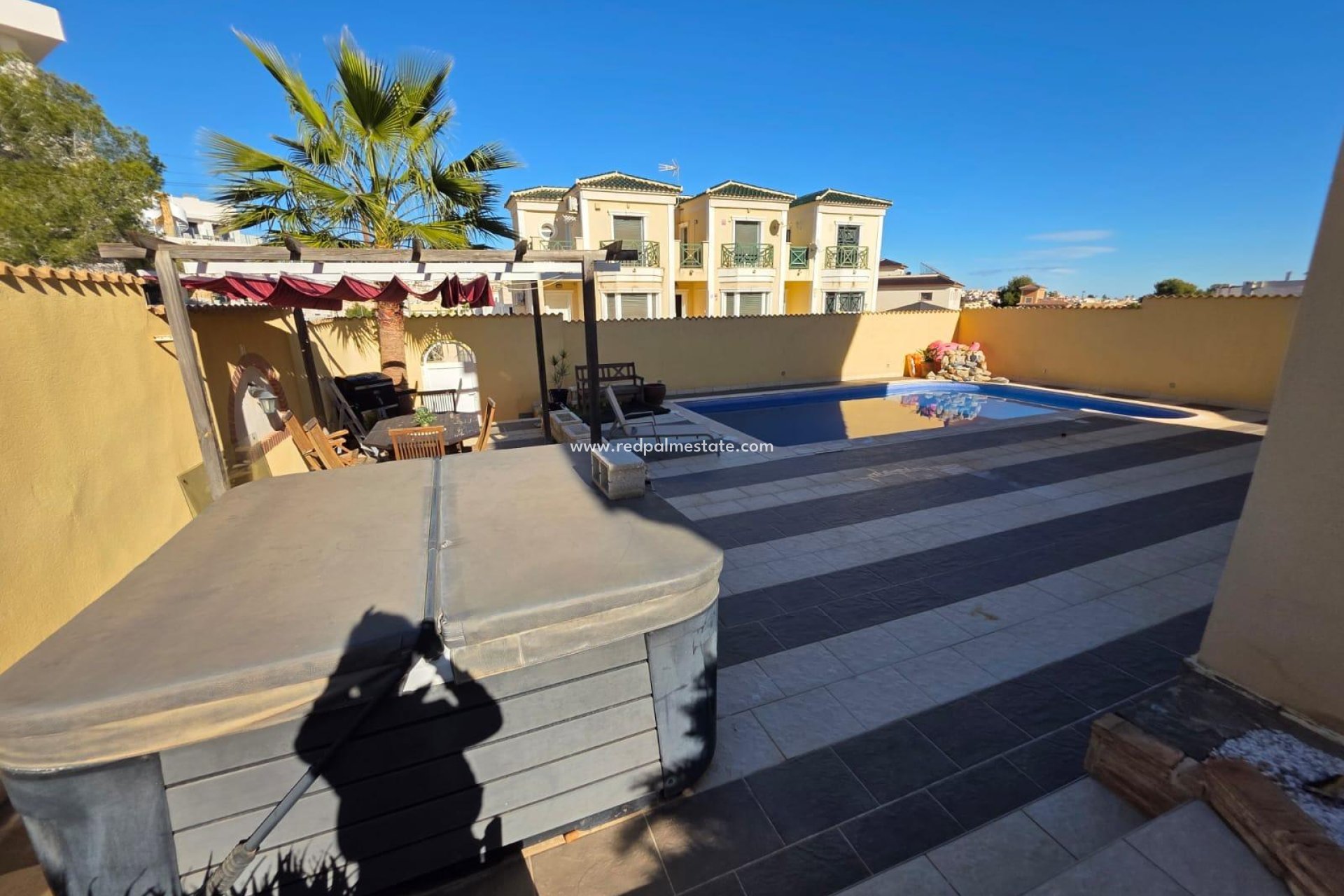 Återförsäljning - Villa -
Orihuela Costa - Villamartín