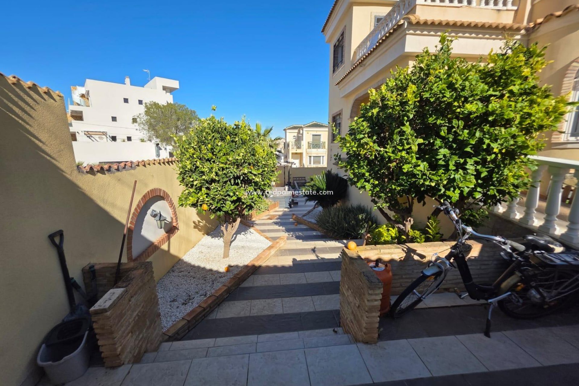 Återförsäljning - Villa -
Orihuela Costa - Villamartín