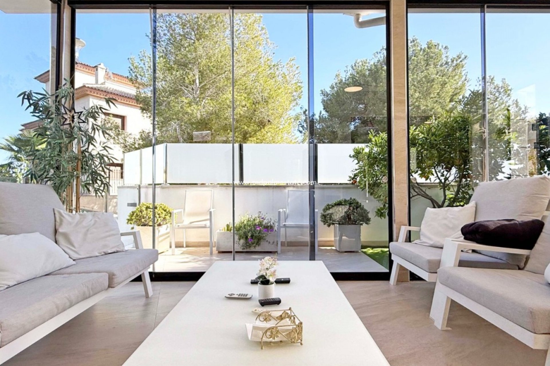 Återförsäljning - Villa -
Orihuela Costa - Villamartín